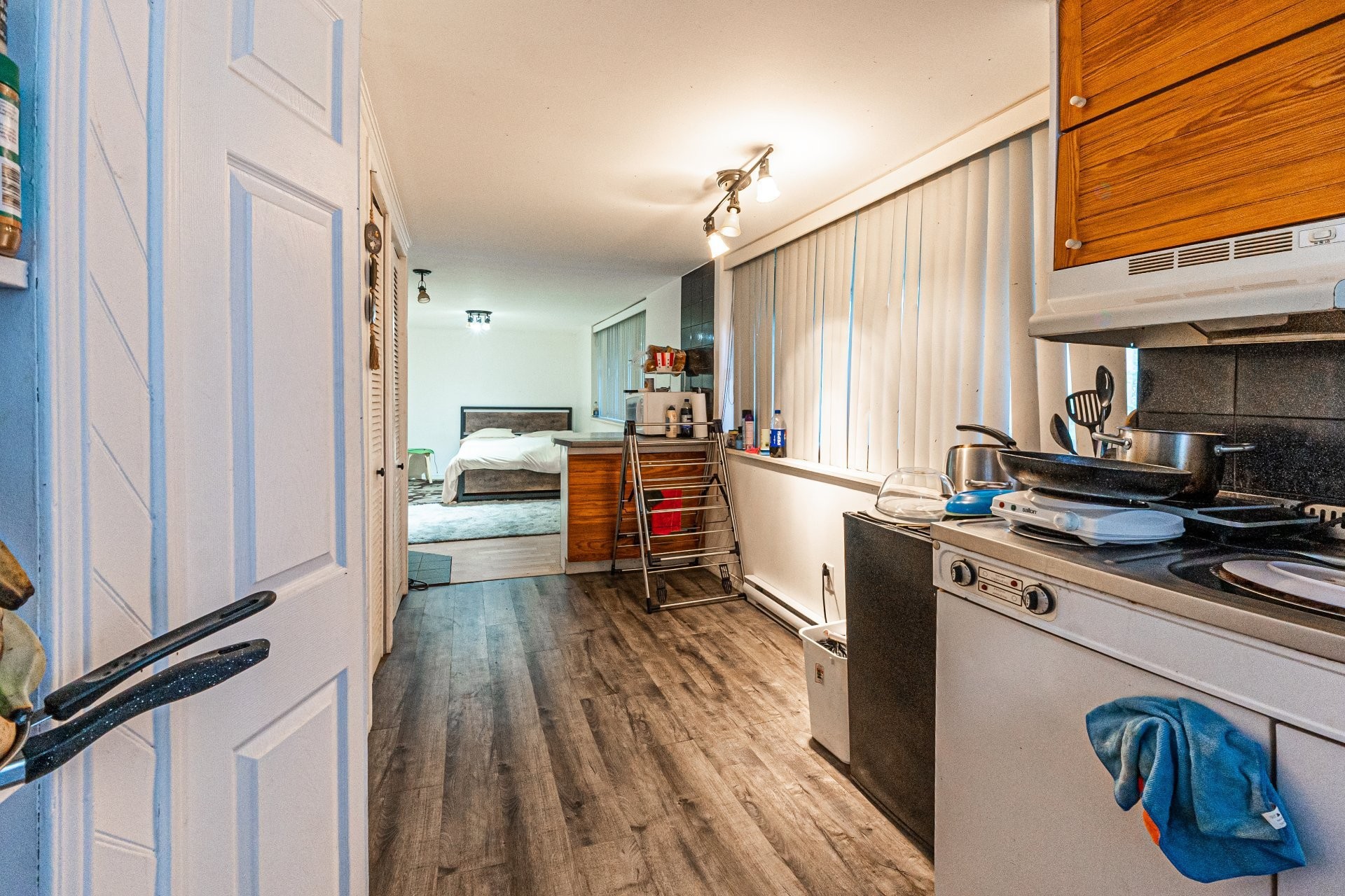 









10950

 - 10952


Av. Lausanne

,
Montréal (Montréal-Nord),




QC
H1H5B7

