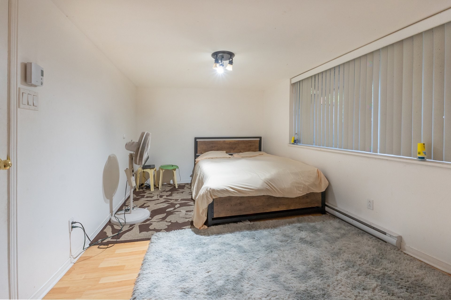 









10950

 - 10952


Av. Lausanne

,
Montréal (Montréal-Nord),




QC
H1H5B7

