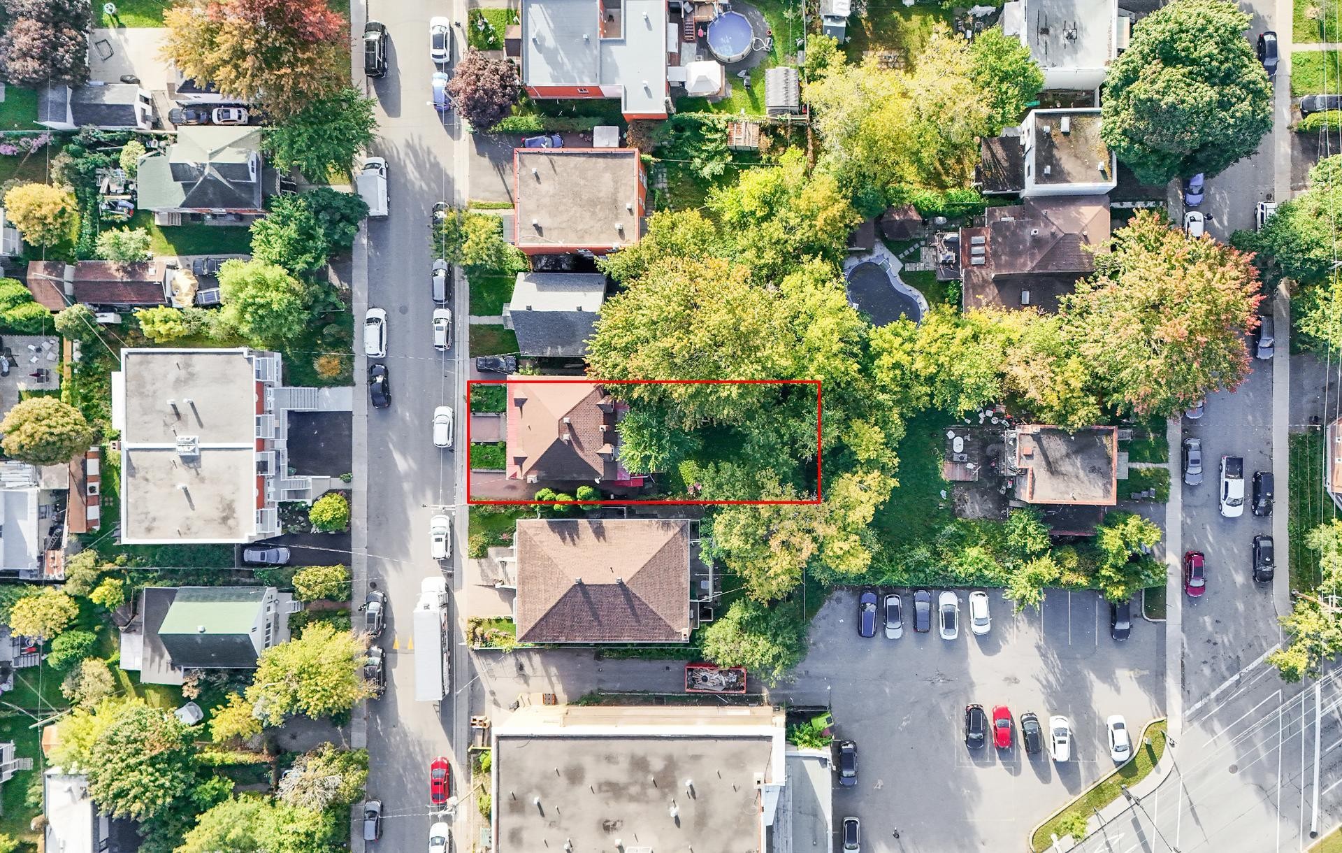 









10950

 - 10952


Av. Lausanne

,
Montréal (Montréal-Nord),




QC
H1H5B7

