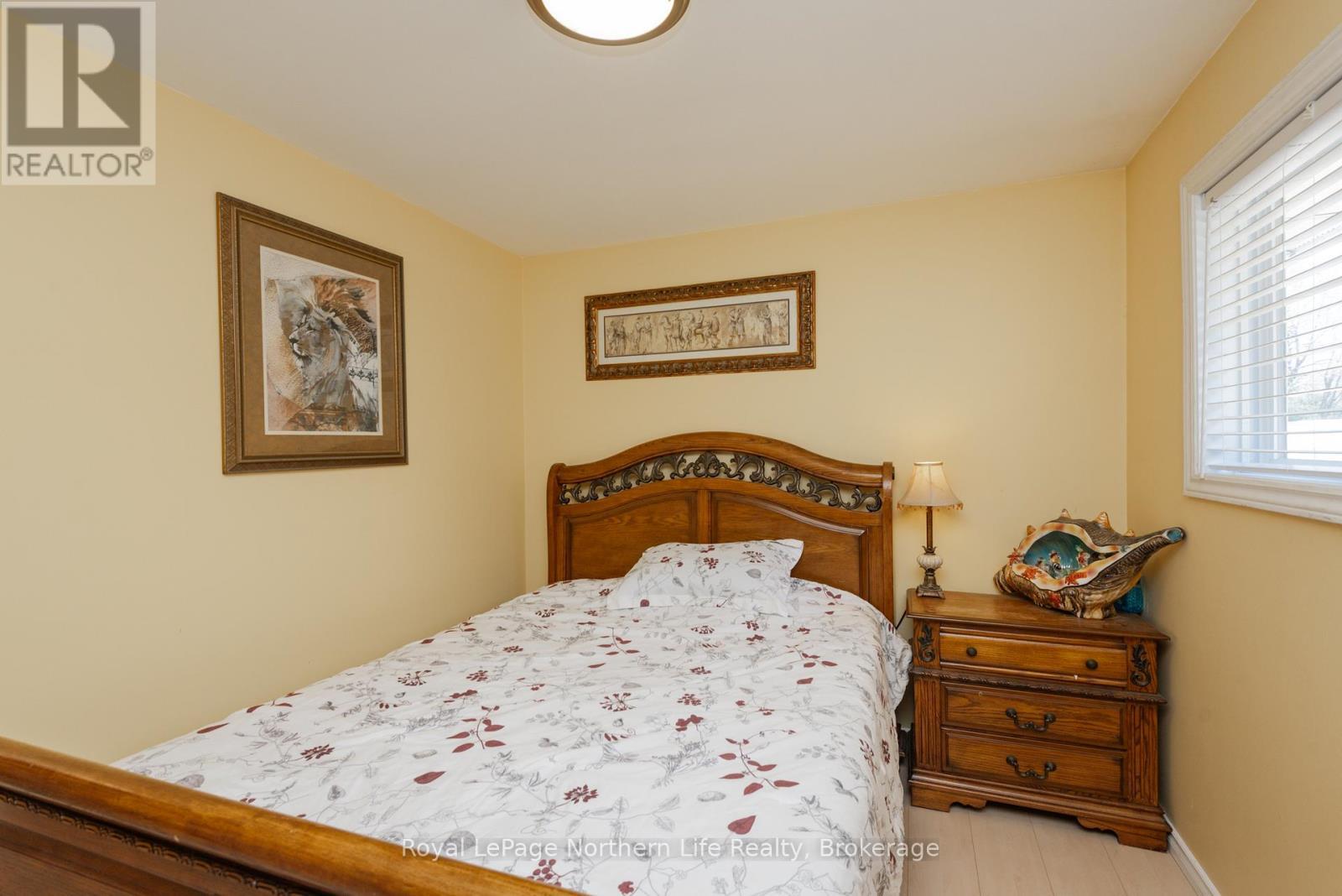 












121 BENNETT ROAD

,
Parry Sound Remote Area (Pringle),




Ontario
P0H1J0

