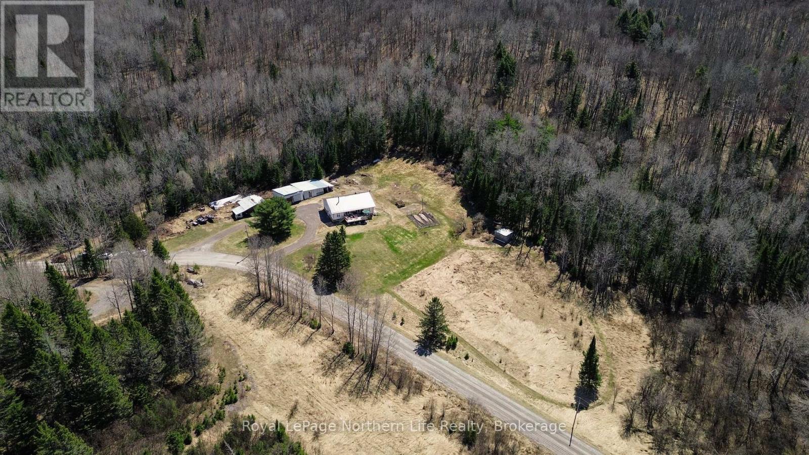 












121 BENNETT ROAD

,
Parry Sound Remote Area (Pringle),




Ontario
P0H1J0

