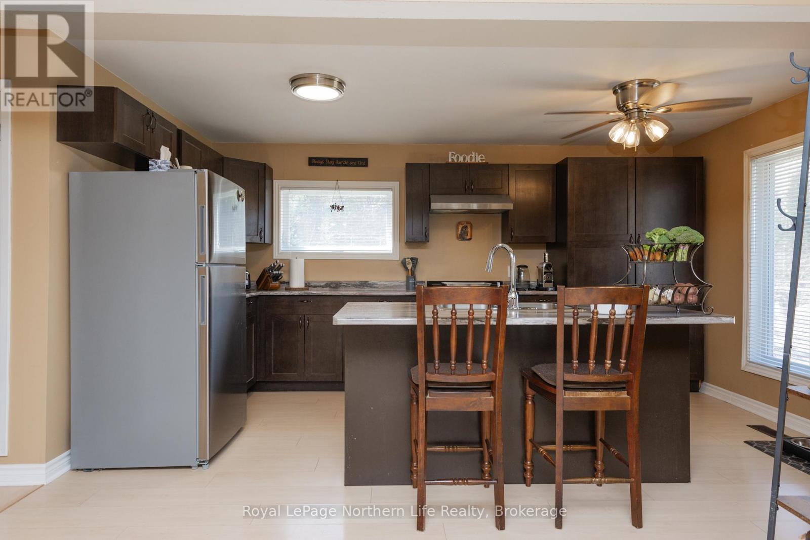 












121 BENNETT ROAD

,
Parry Sound Remote Area (Pringle),




Ontario
P0H1J0

