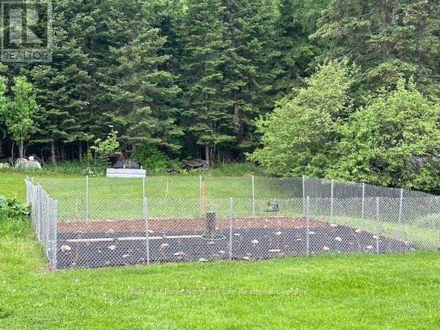 












121 BENNETT ROAD

,
Parry Sound Remote Area (Pringle),




Ontario
P0H1J0

