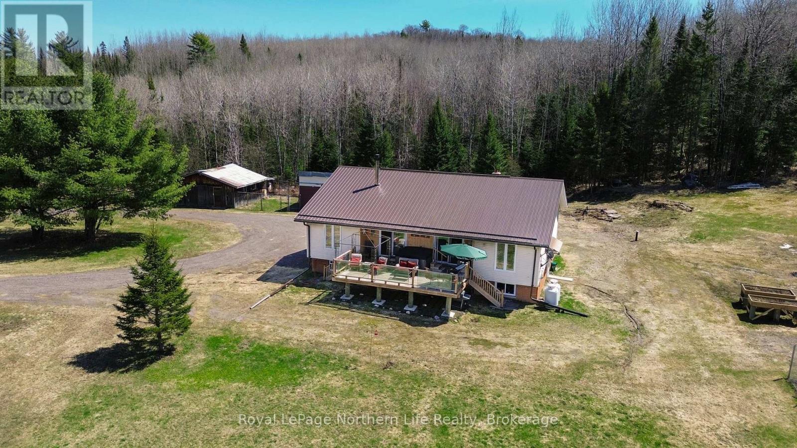 












121 BENNETT ROAD

,
Parry Sound Remote Area (Pringle),




Ontario
P0H1J0

