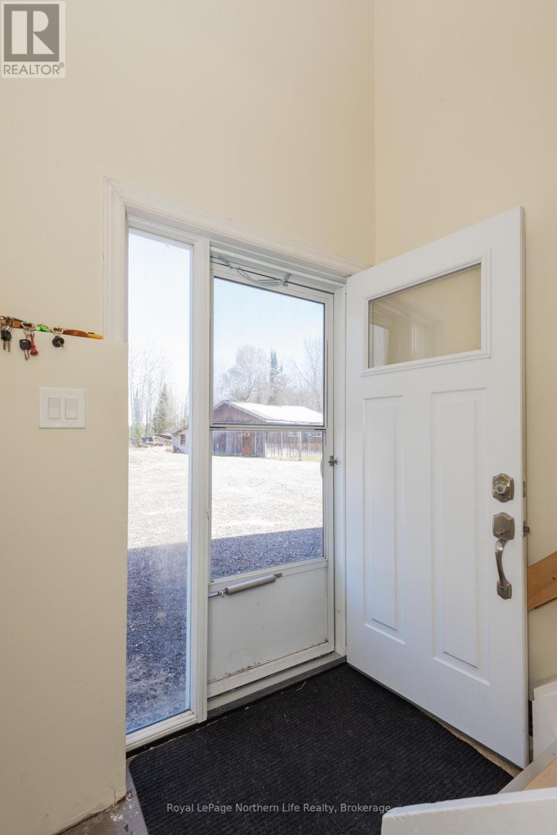 












121 BENNETT ROAD

,
Parry Sound Remote Area (Pringle),




Ontario
P0H1J0

