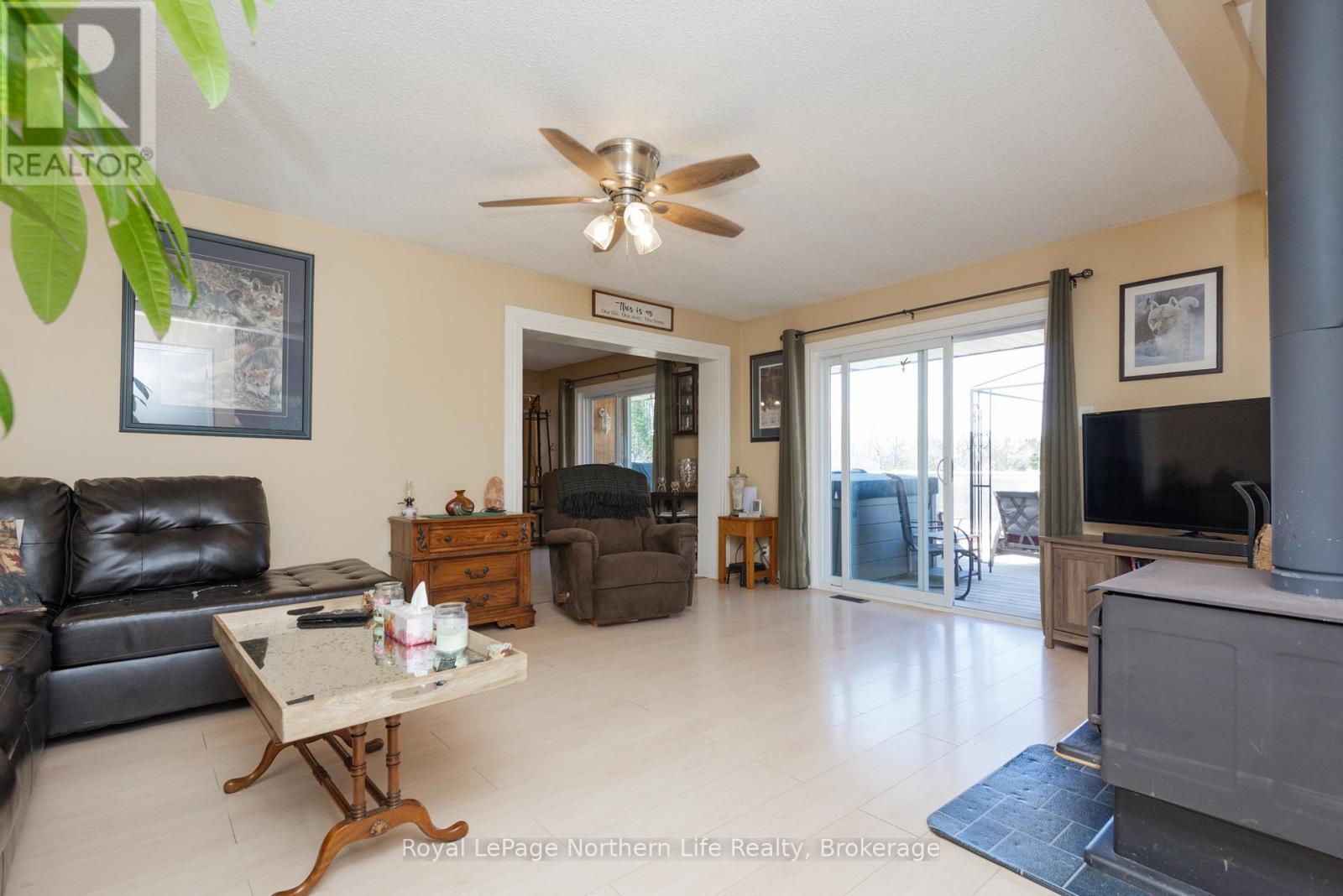 












121 BENNETT ROAD

,
Parry Sound Remote Area (Pringle),




Ontario
P0H1J0

