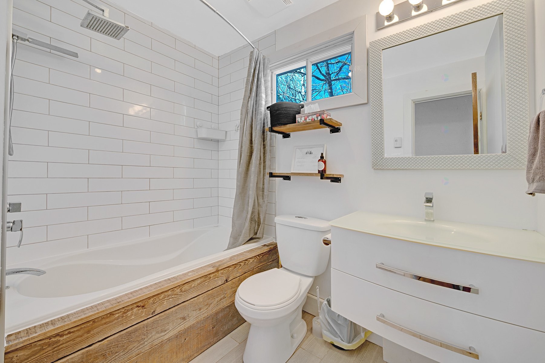 









54


Rue Lawken

,
Morin-Heights,




QC
J0R1H0

