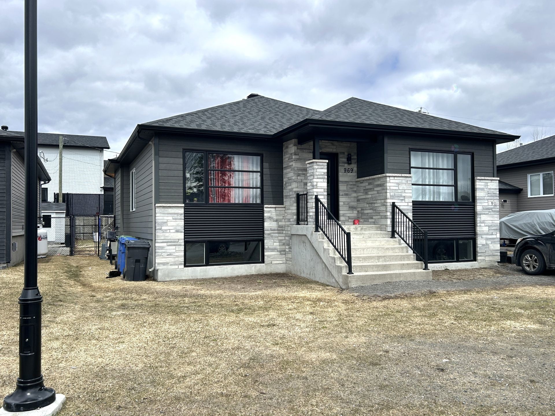 









969

 - 971


Rue du Faubourg

,
Saint-Jérôme,




QC
J5L0H9

