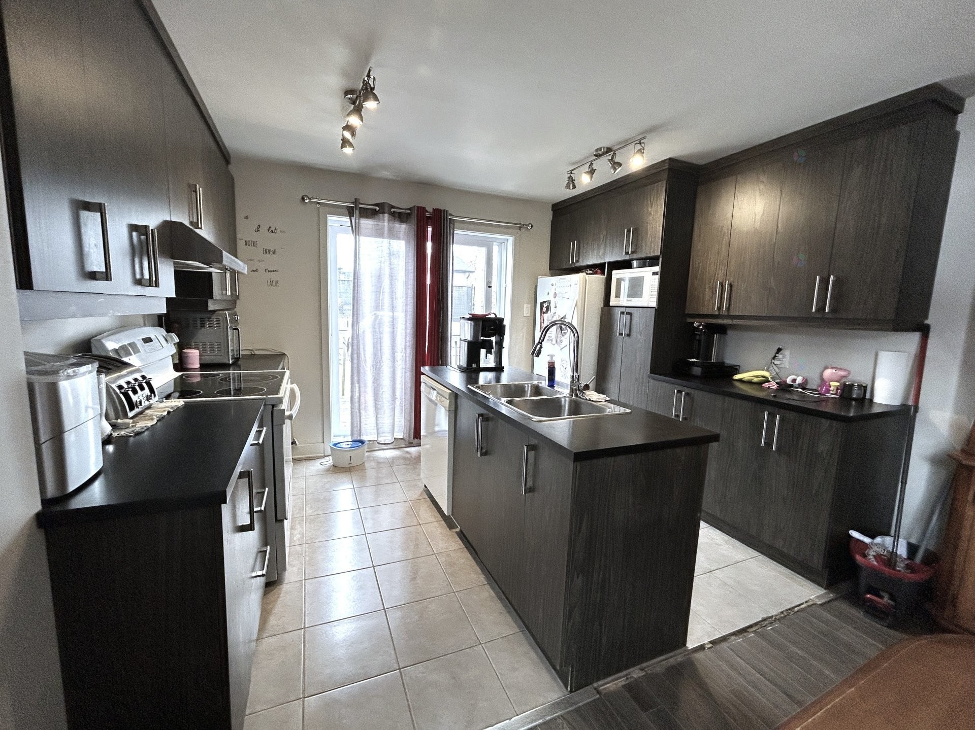 









969

 - 971


Rue du Faubourg

,
Saint-Jérôme,




QC
J5L0H9

