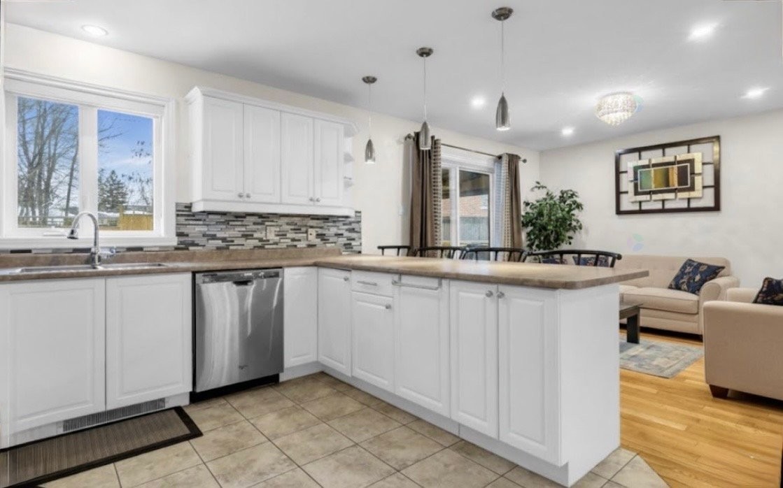 









12809


Rue Brook

,
Montréal (Pierrefonds-Roxboro),




QC
H8Z1C1

