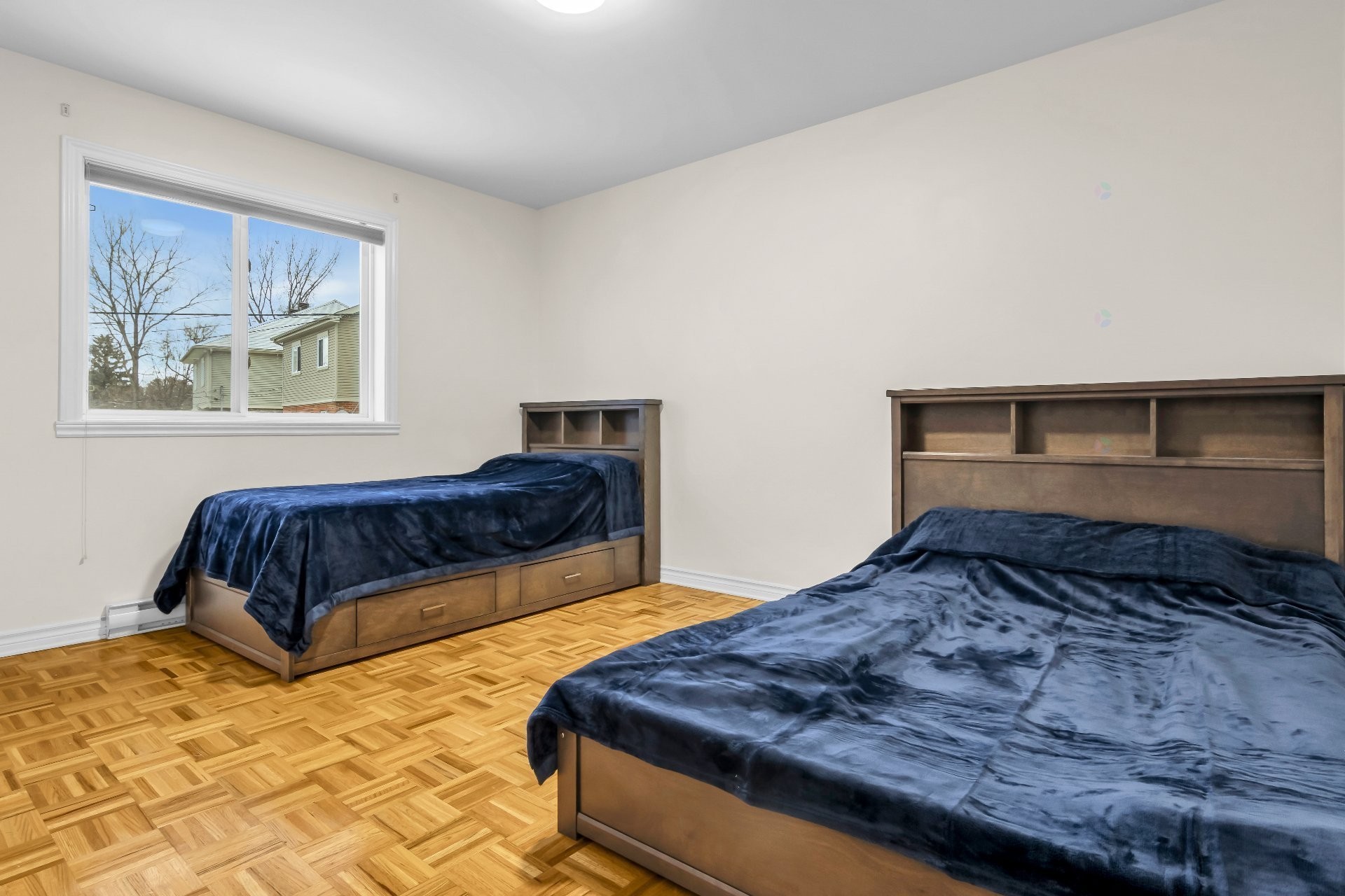 









12809


Rue Brook

,
Montréal (Pierrefonds-Roxboro),




QC
H8Z1C1

