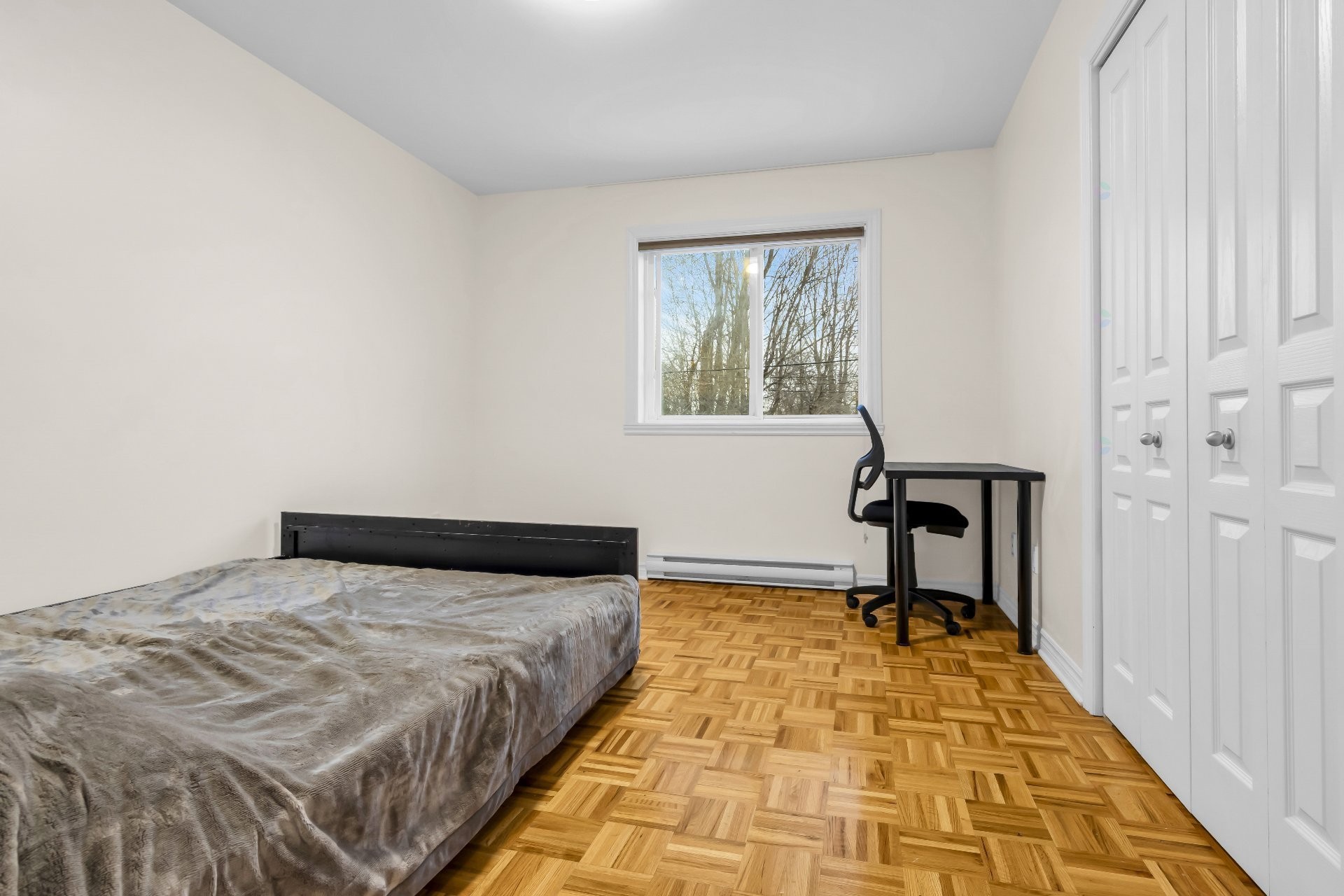 









12809


Rue Brook

,
Montréal (Pierrefonds-Roxboro),




QC
H8Z1C1

