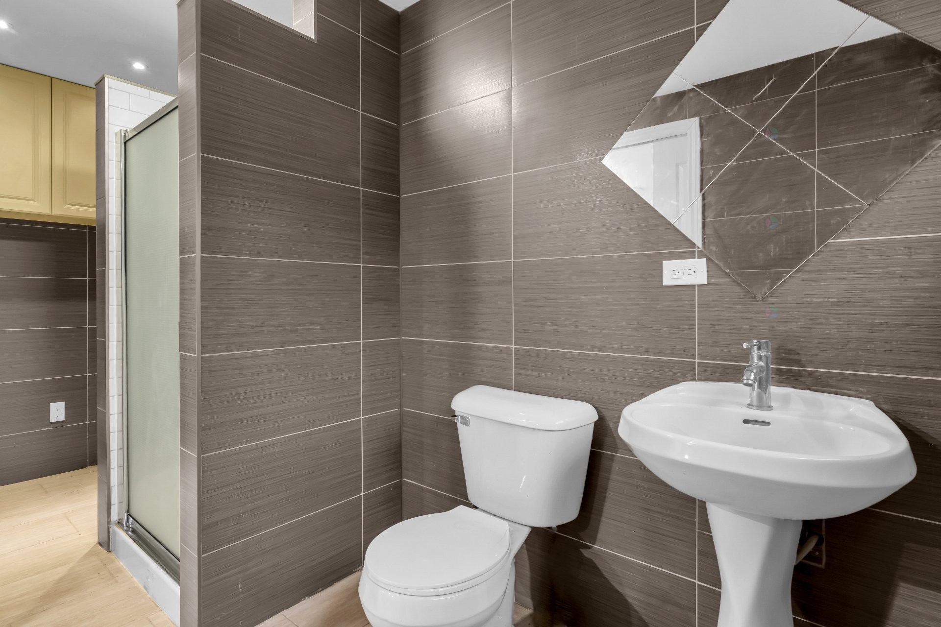 









12809


Rue Brook

,
Montréal (Pierrefonds-Roxboro),




QC
H8Z1C1

