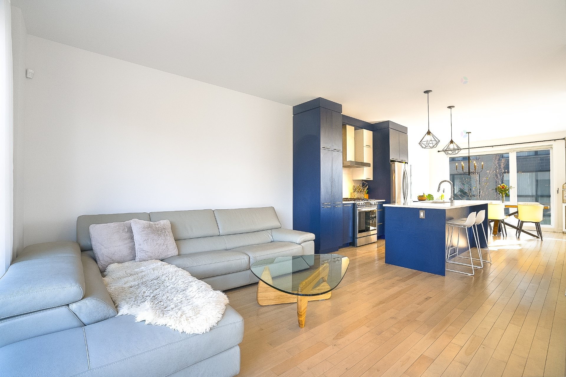 









24


Av. des Chênes

,
Candiac,




QC
J5R0V6

