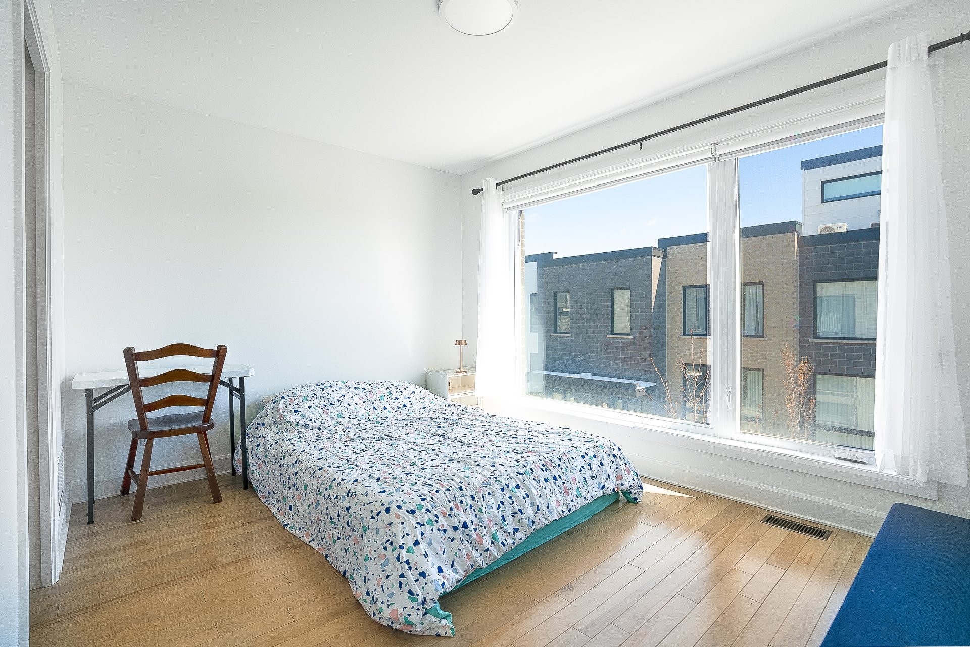 









24


Av. des Chênes

,
Candiac,




QC
J5R0V6

