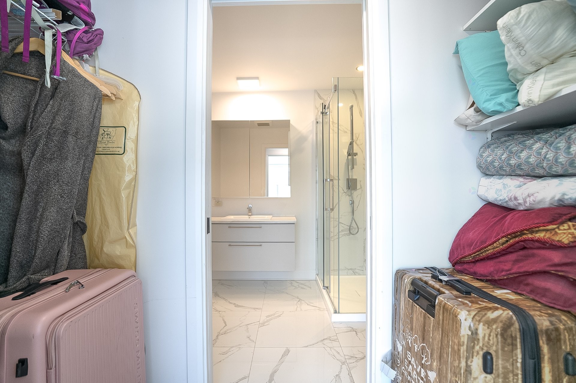 









24


Av. des Chênes

,
Candiac,




QC
J5R0V6

