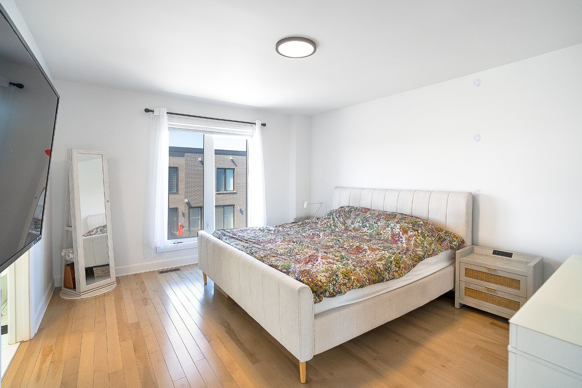 









24


Av. des Chênes

,
Candiac,




QC
J5R0V6

