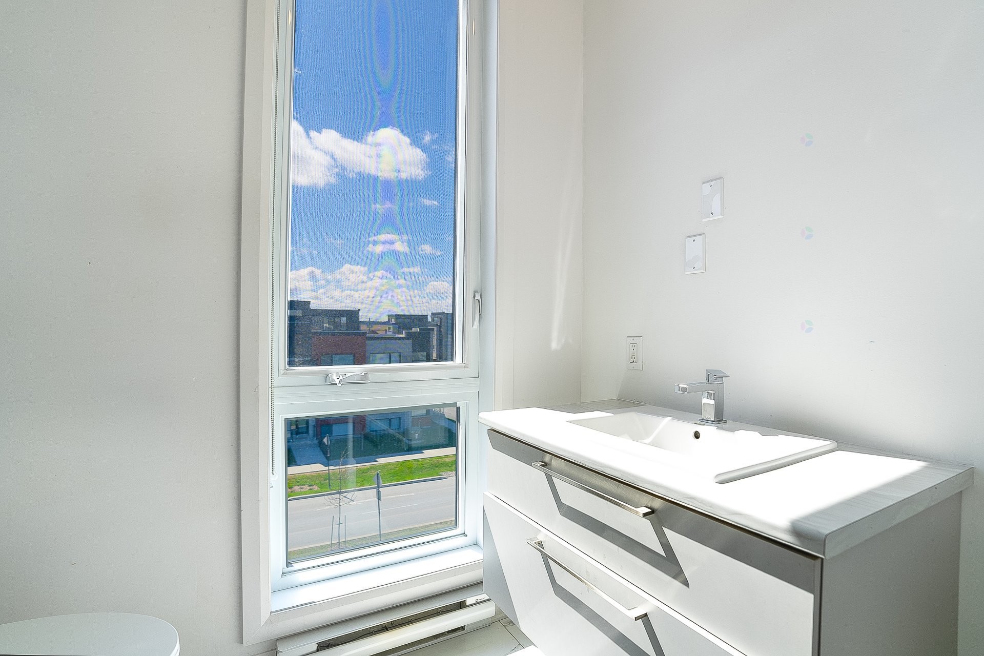 









24


Av. des Chênes

,
Candiac,




QC
J5R0V6

