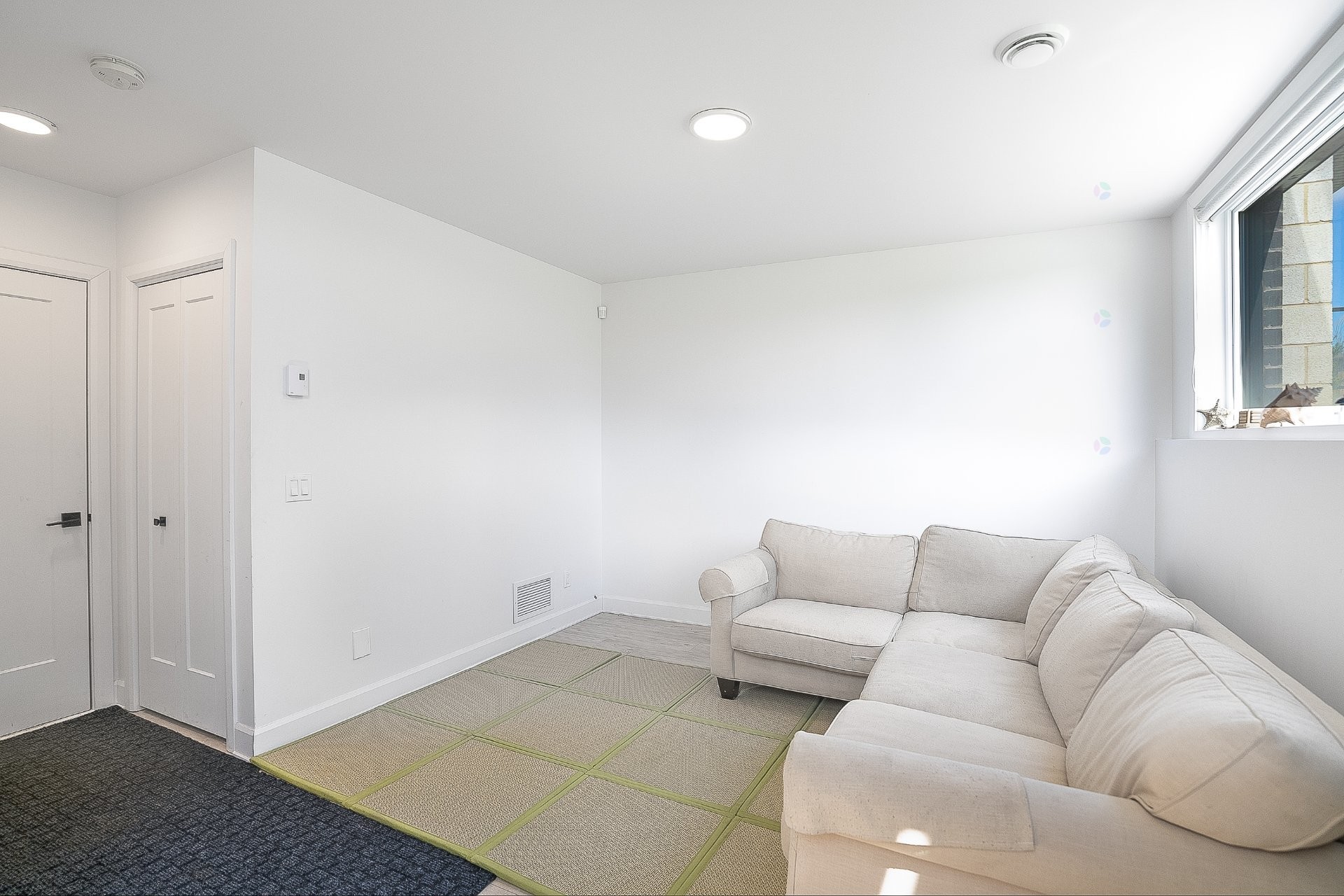 









24


Av. des Chênes

,
Candiac,




QC
J5R0V6

