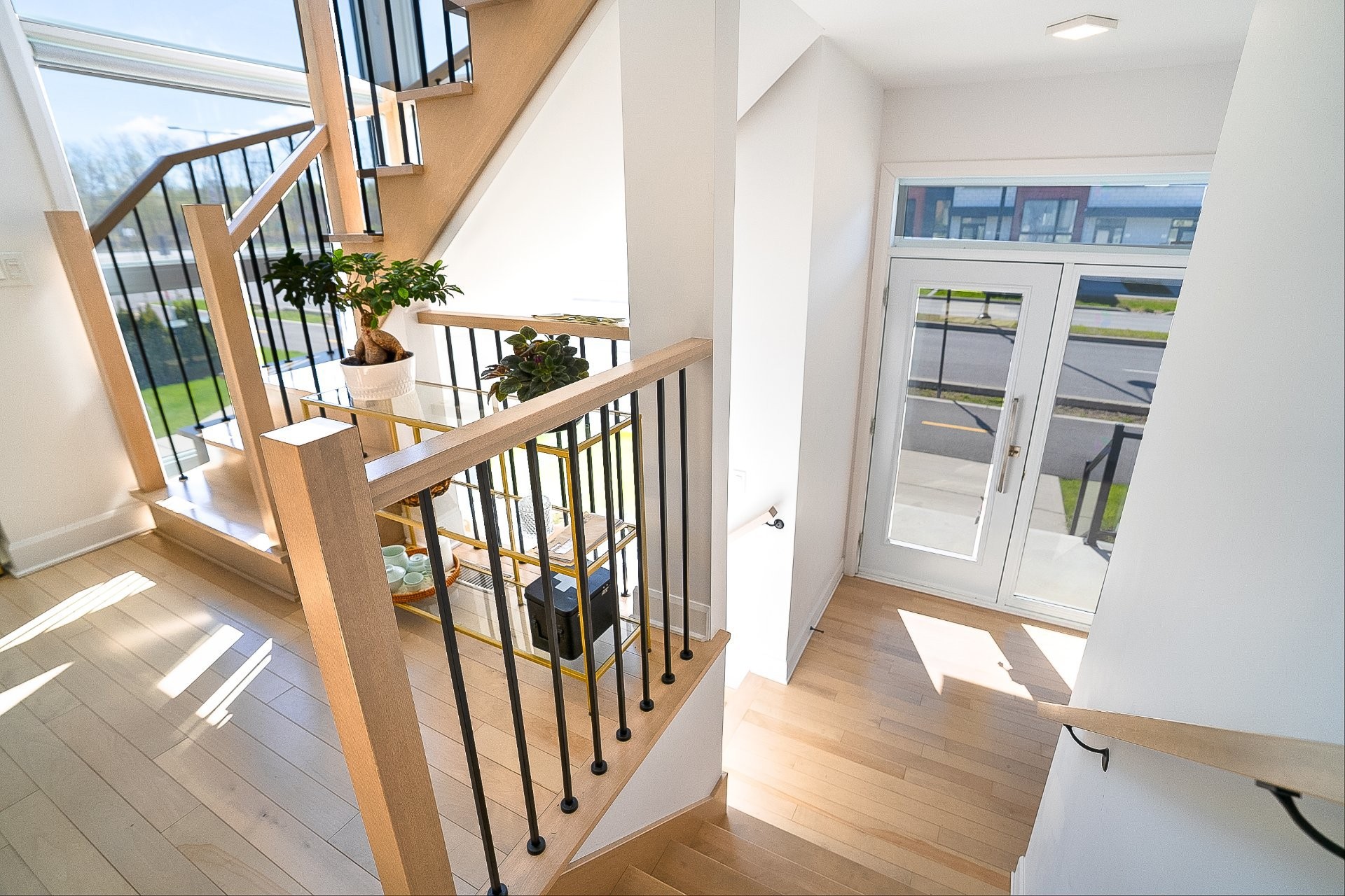 









24


Av. des Chênes

,
Candiac,




QC
J5R0V6

