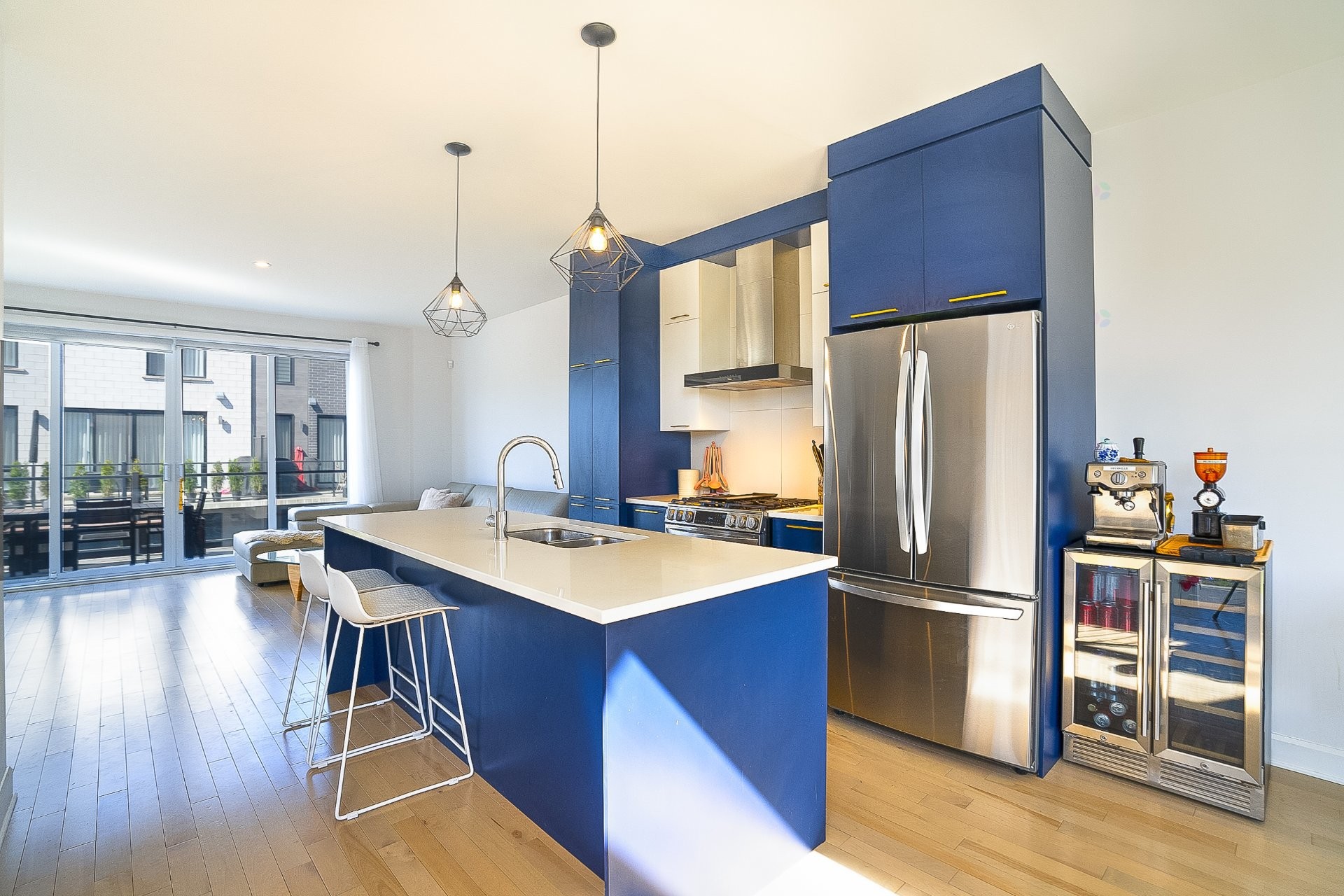 









24


Av. des Chênes

,
Candiac,




QC
J5R0V6

