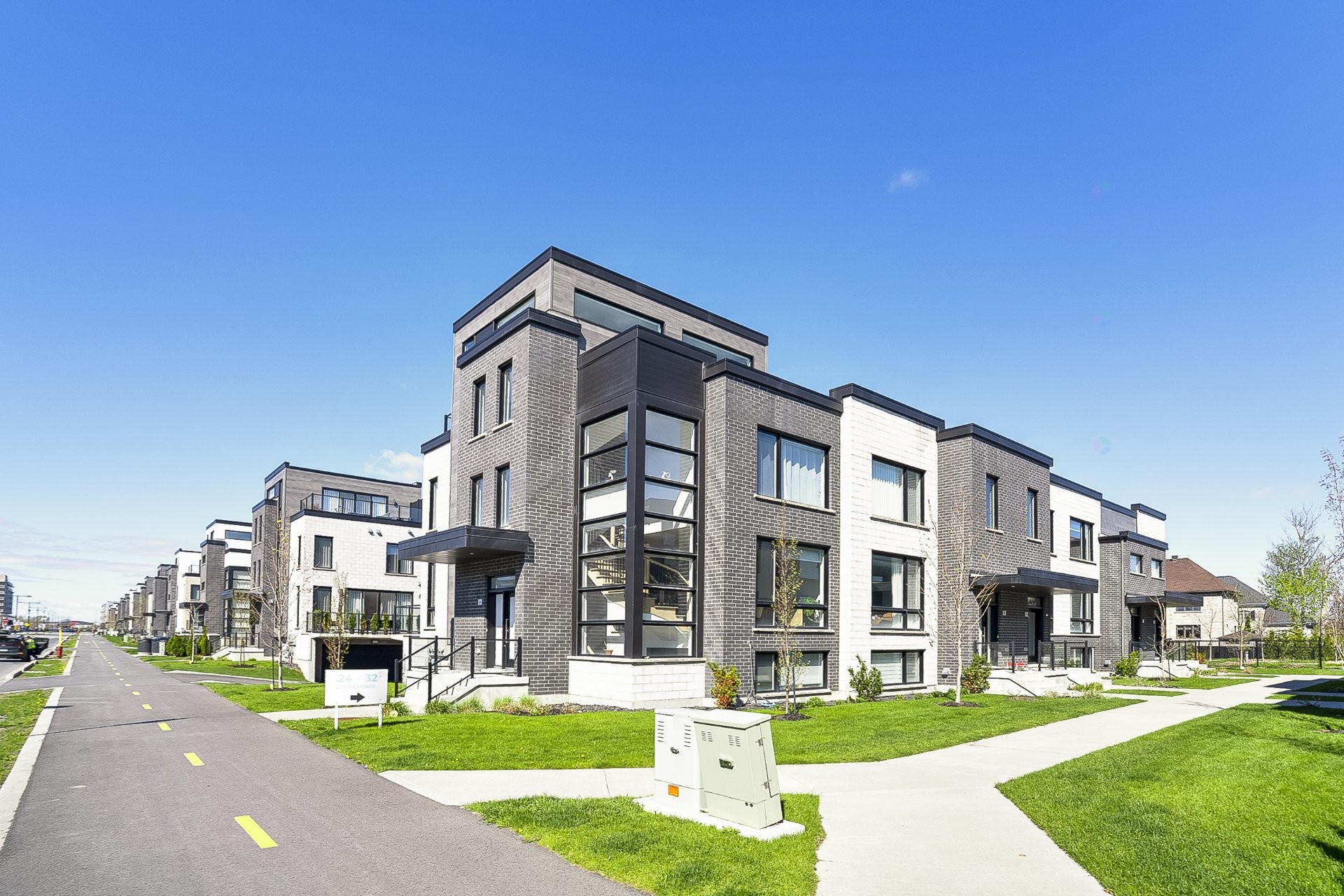 









24


Av. des Chênes

,
Candiac,




QC
J5R0V6


