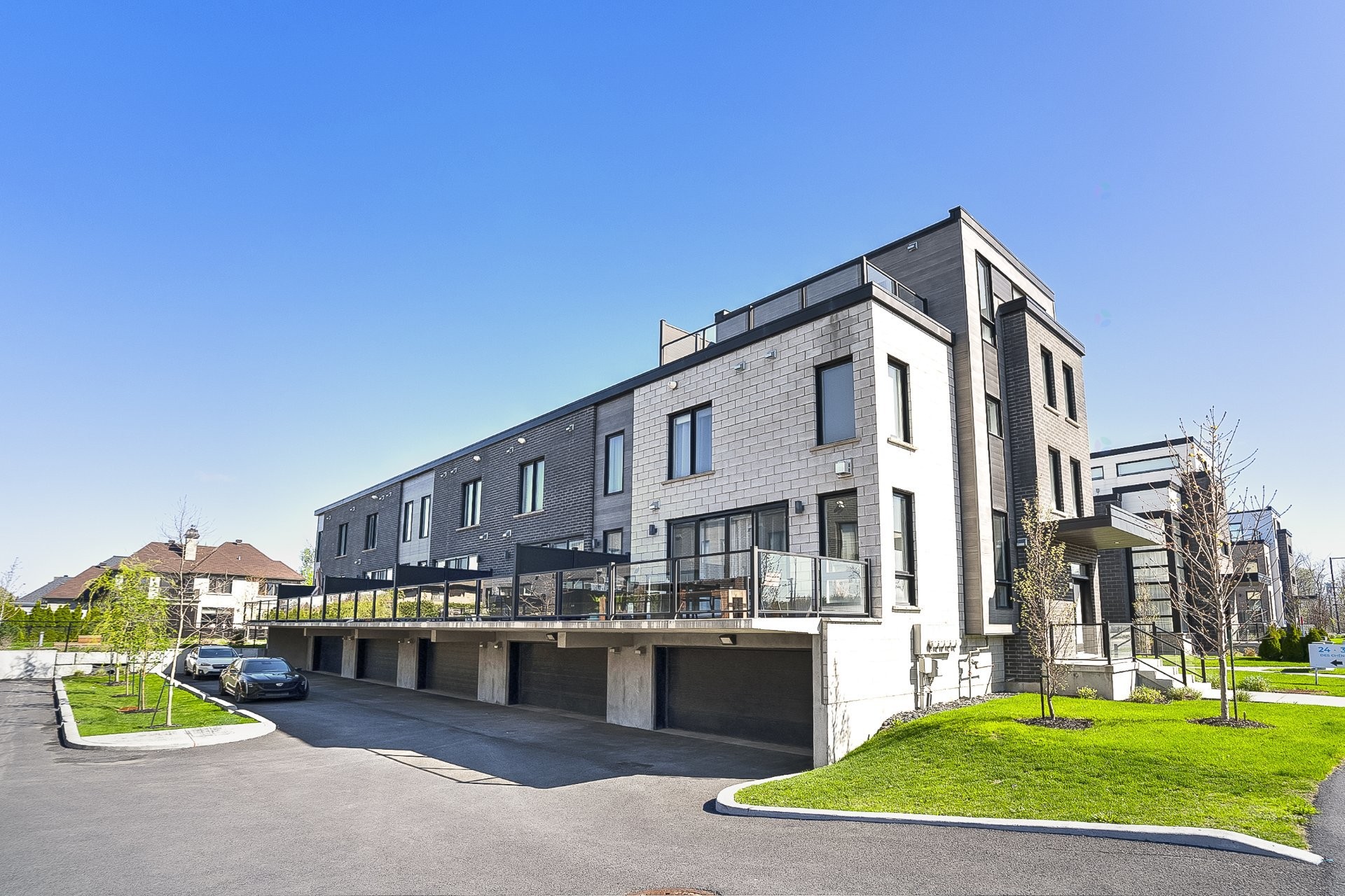 









24


Av. des Chênes

,
Candiac,




QC
J5R0V6

