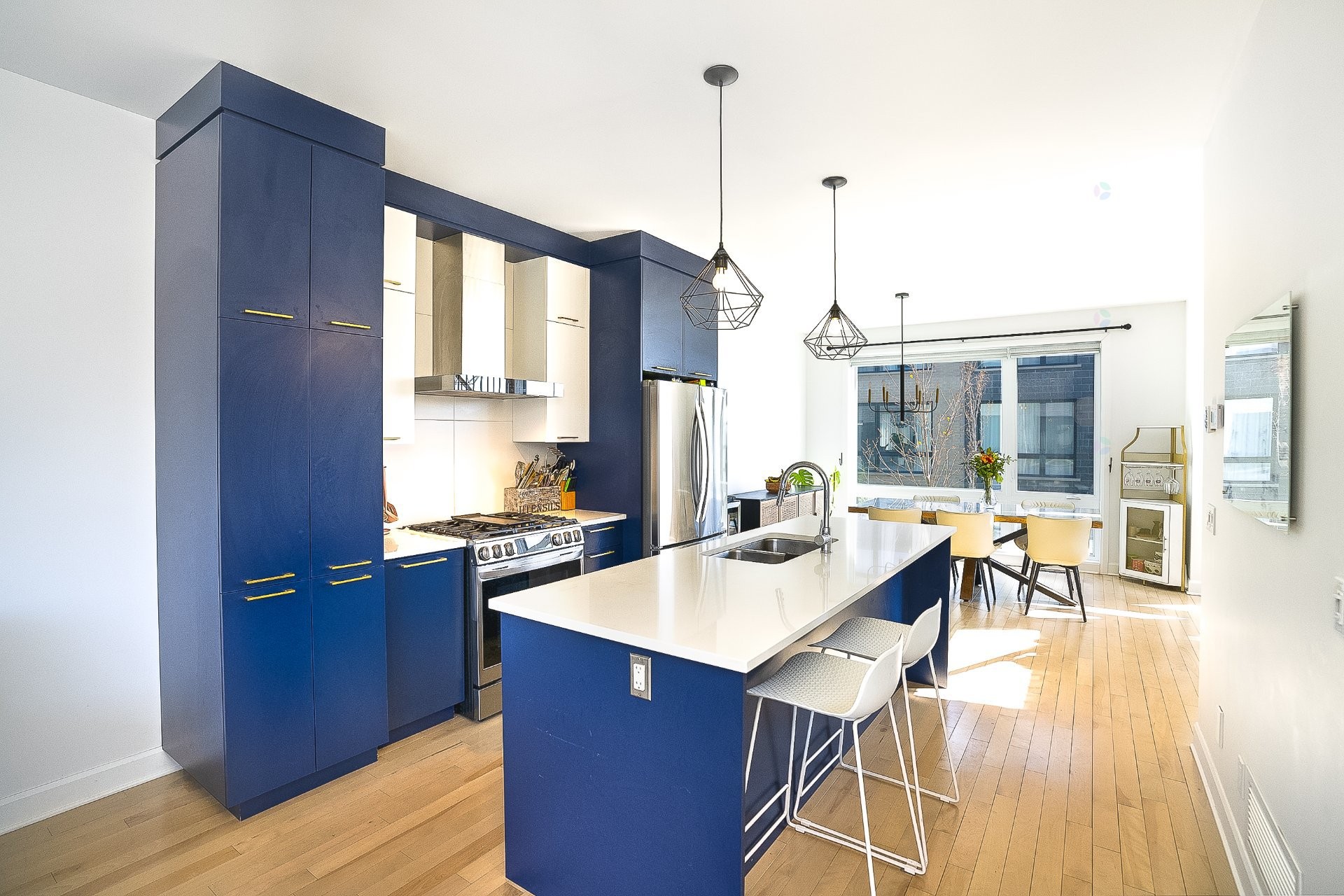 









24


Av. des Chênes

,
Candiac,




QC
J5R0V6

