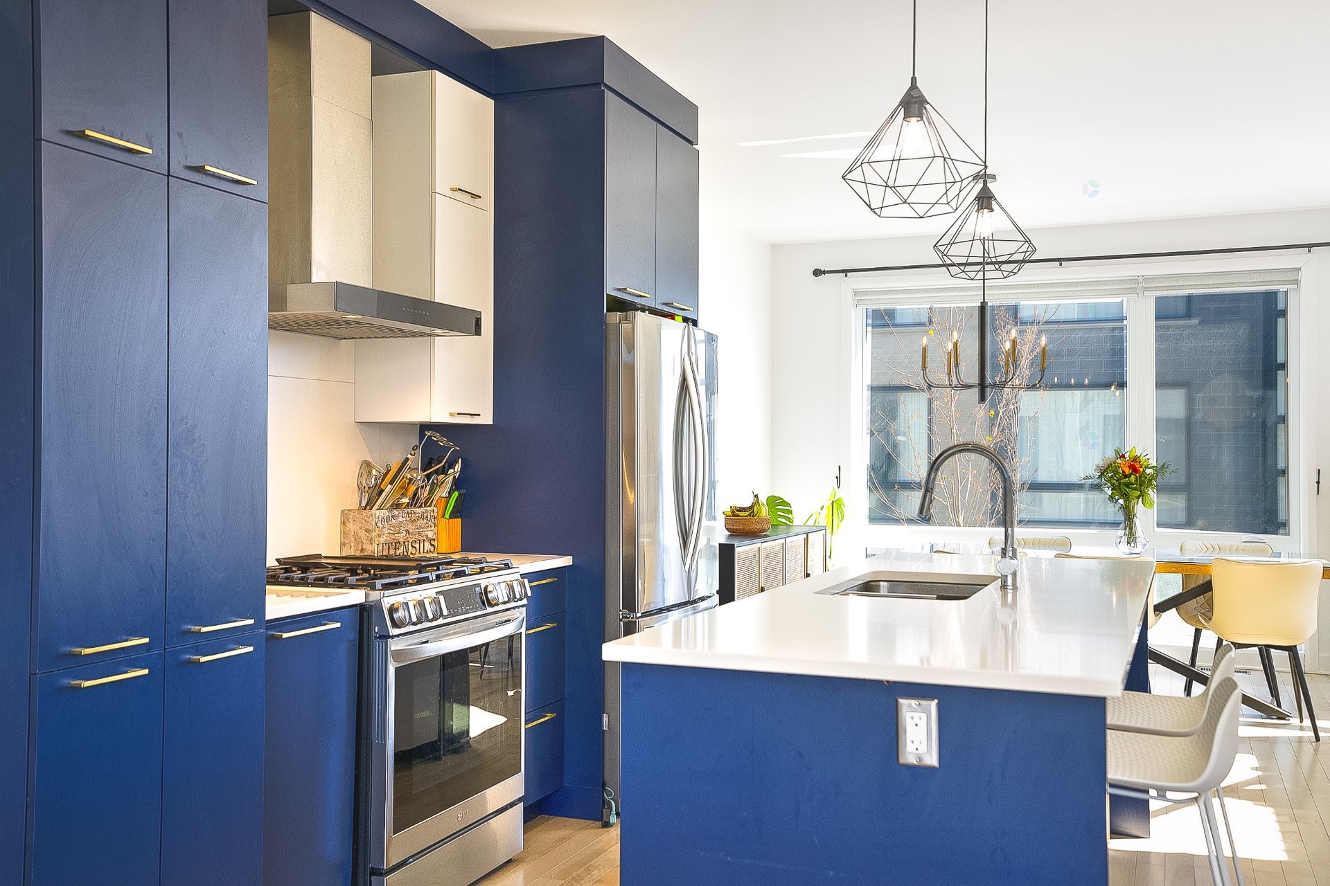 









24


Av. des Chênes

,
Candiac,




QC
J5R0V6

