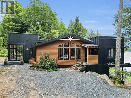 Ril Lake Cottage