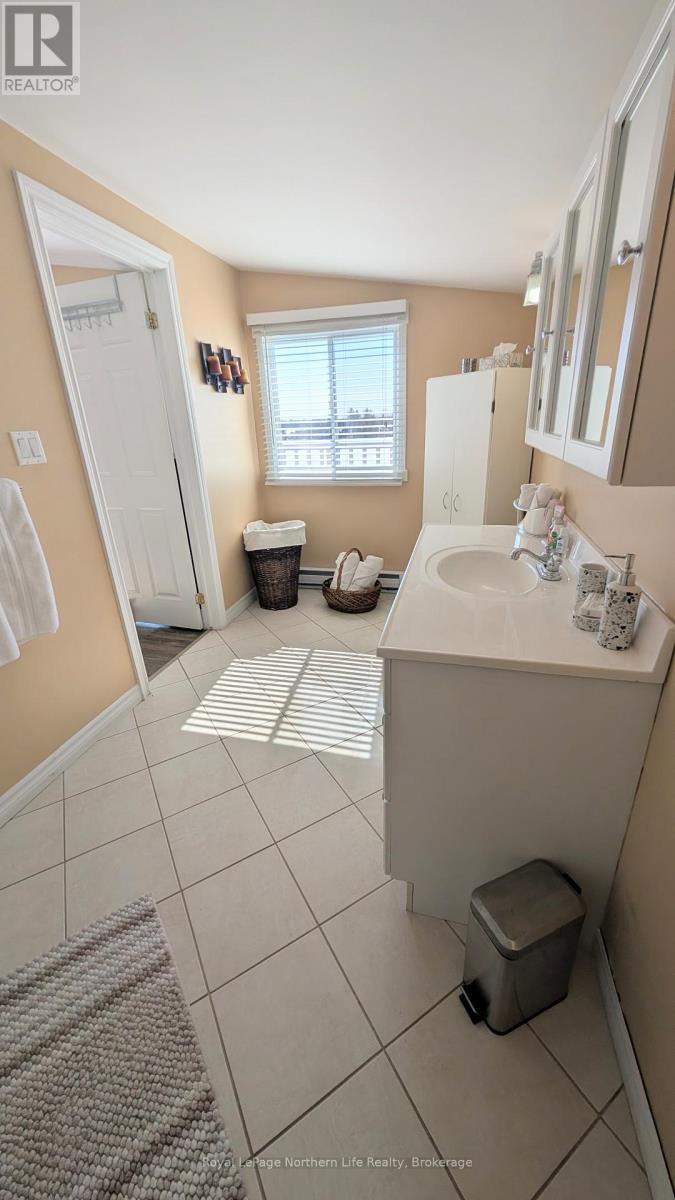 












30 PRESQU'ILE ROAD

,
West Nipissing (Verner),




Ontario
P0H2M0

