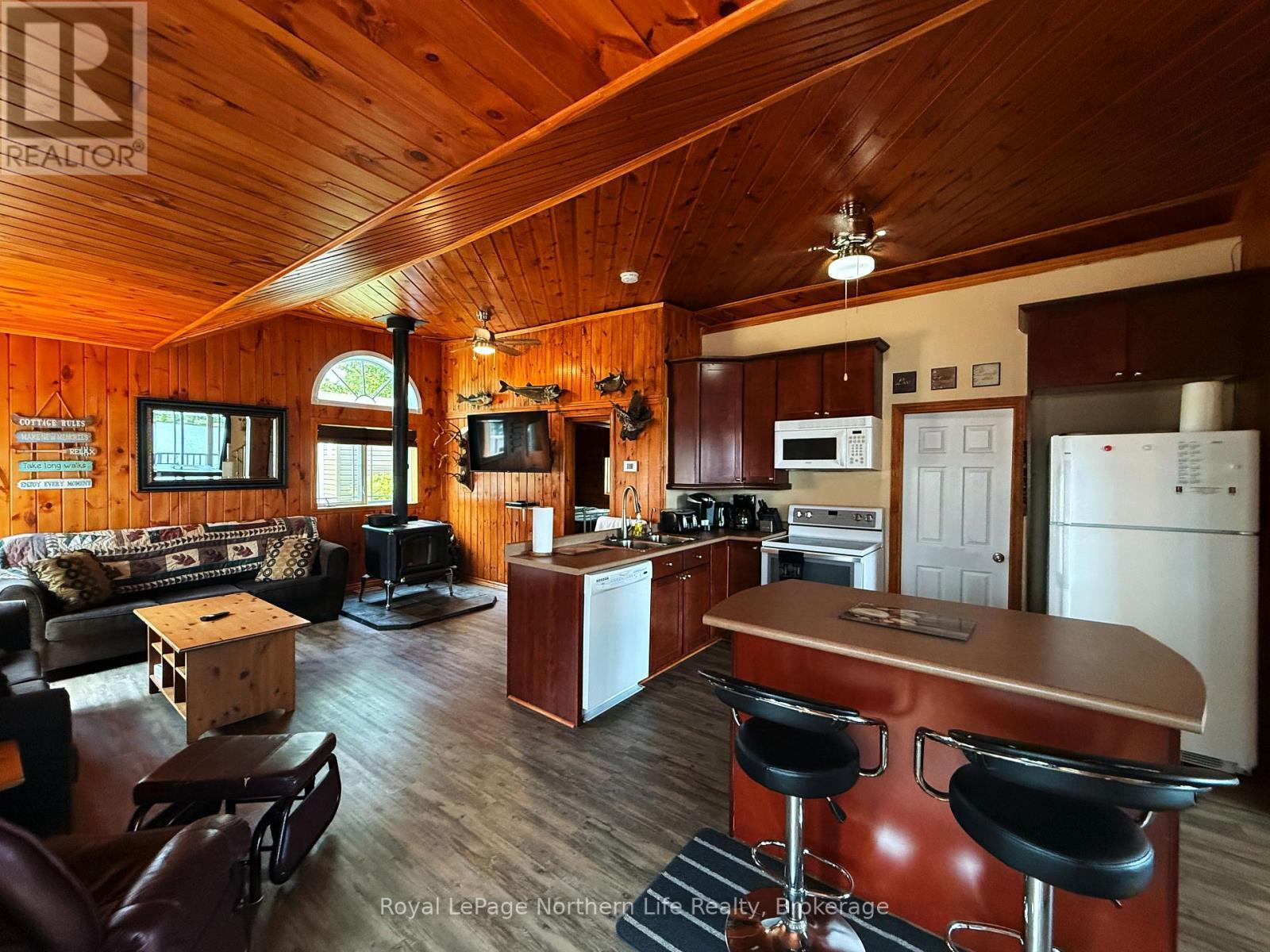 












30 PRESQU'ILE ROAD

,
West Nipissing (Verner),




Ontario
P0H2M0

