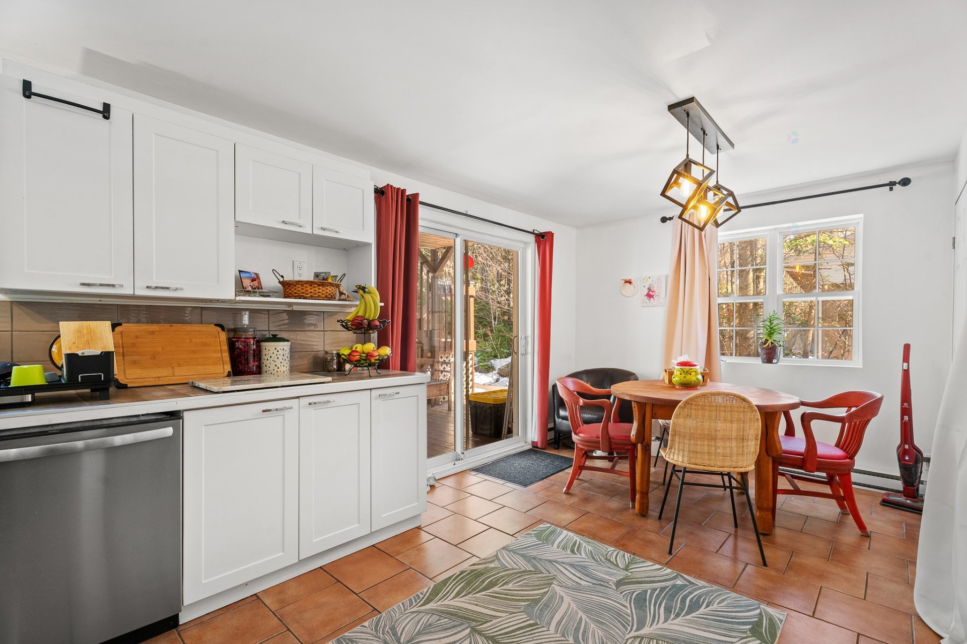 









22


Rue du Joli-Bosquet

,
Sainte-Marguerite-du-Lac-Masson,




QC
J0T1L0

