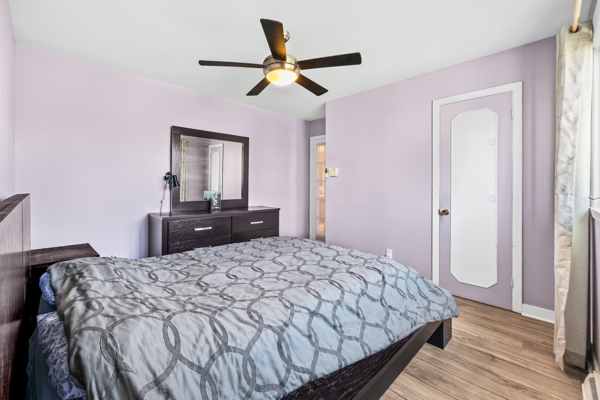 









1520


Rue Verchères

,
Longueuil (Le Vieux-Longueuil),




QC
J4K2Z7

