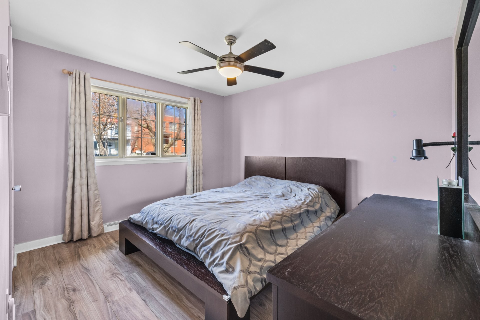 









1520


Rue Verchères

,
Longueuil (Le Vieux-Longueuil),




QC
J4K2Z7

