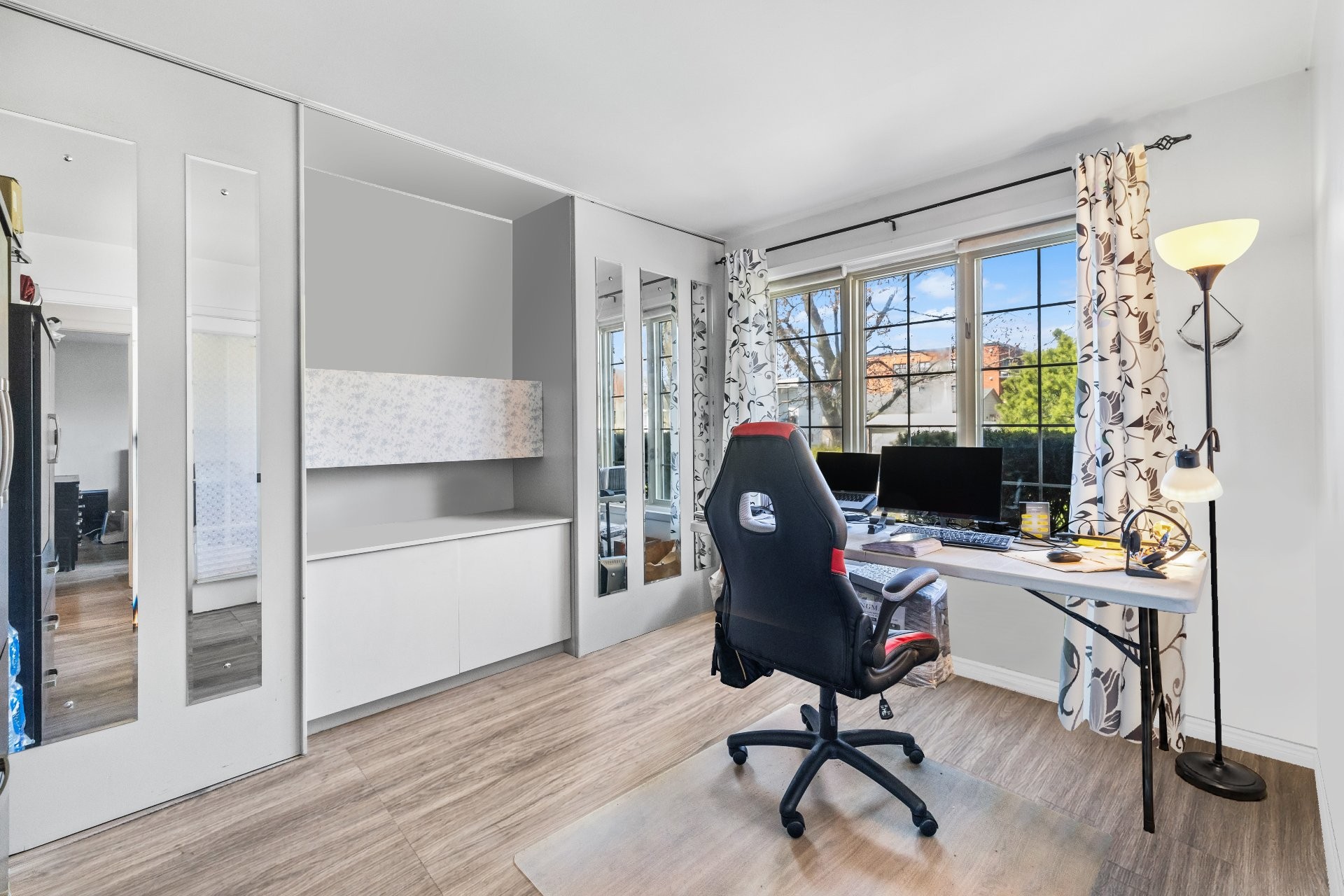 









1520


Rue Verchères

,
Longueuil (Le Vieux-Longueuil),




QC
J4K2Z7

