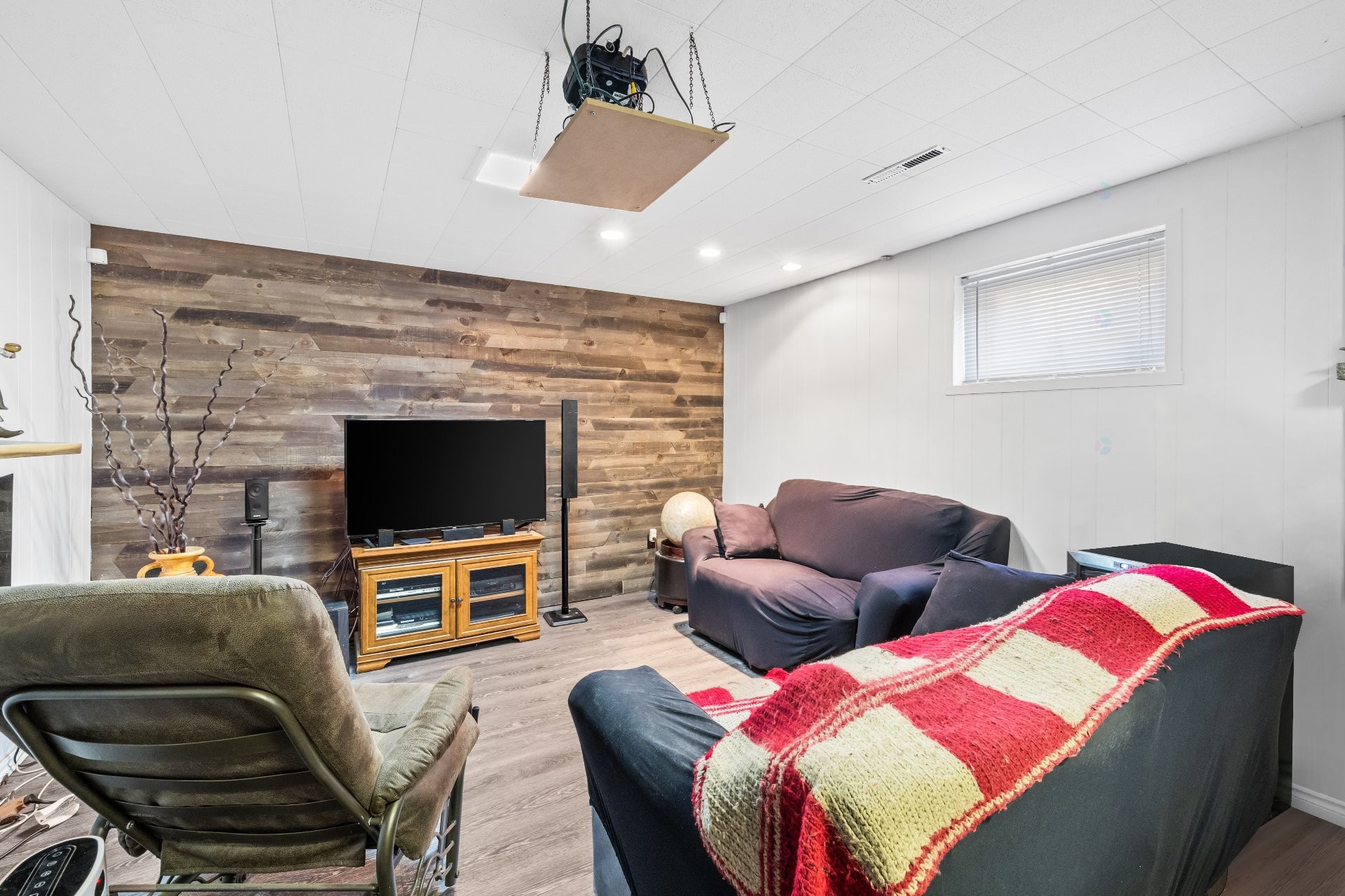 









1520


Rue Verchères

,
Longueuil (Le Vieux-Longueuil),




QC
J4K2Z7

