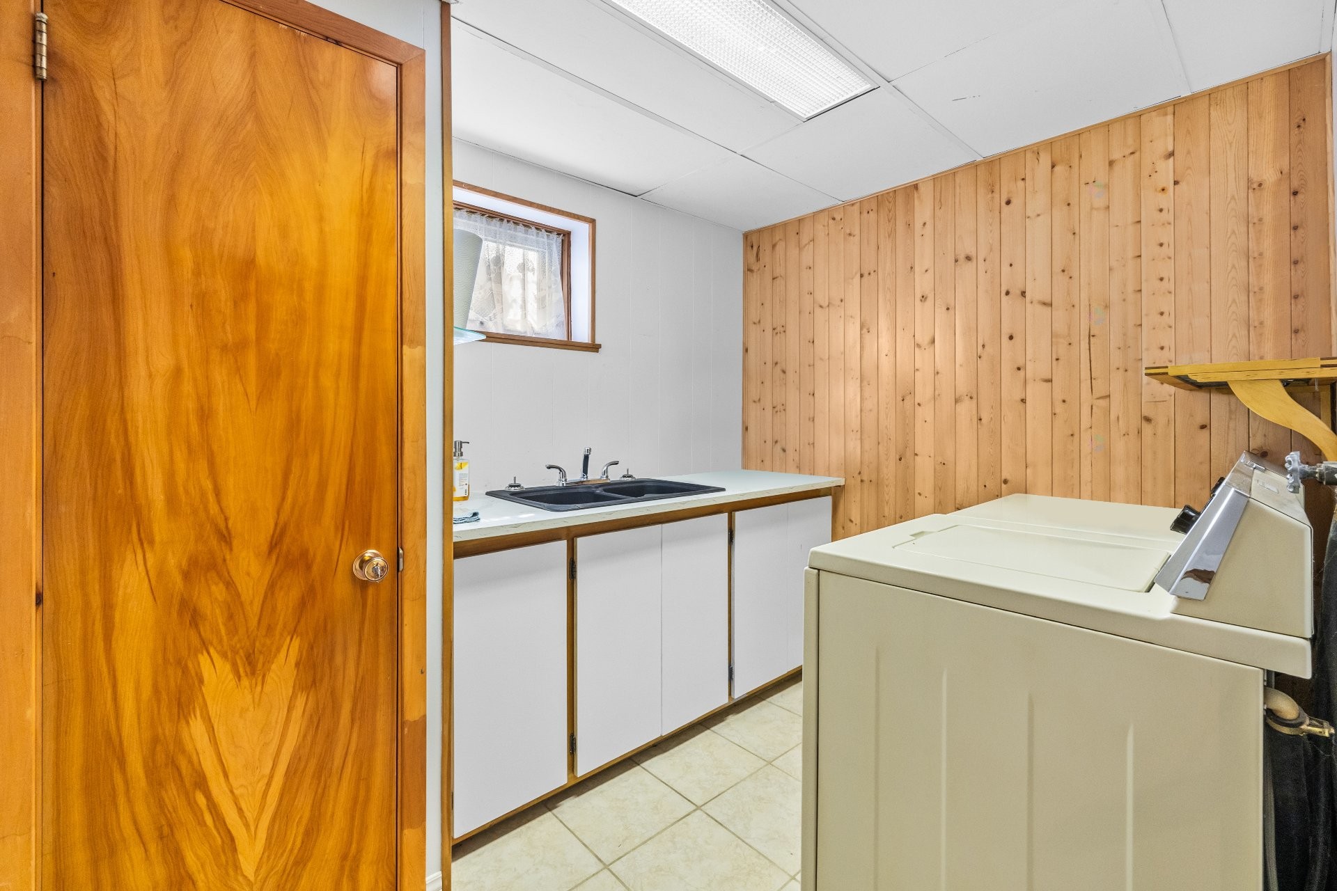 









1520


Rue Verchères

,
Longueuil (Le Vieux-Longueuil),




QC
J4K2Z7

