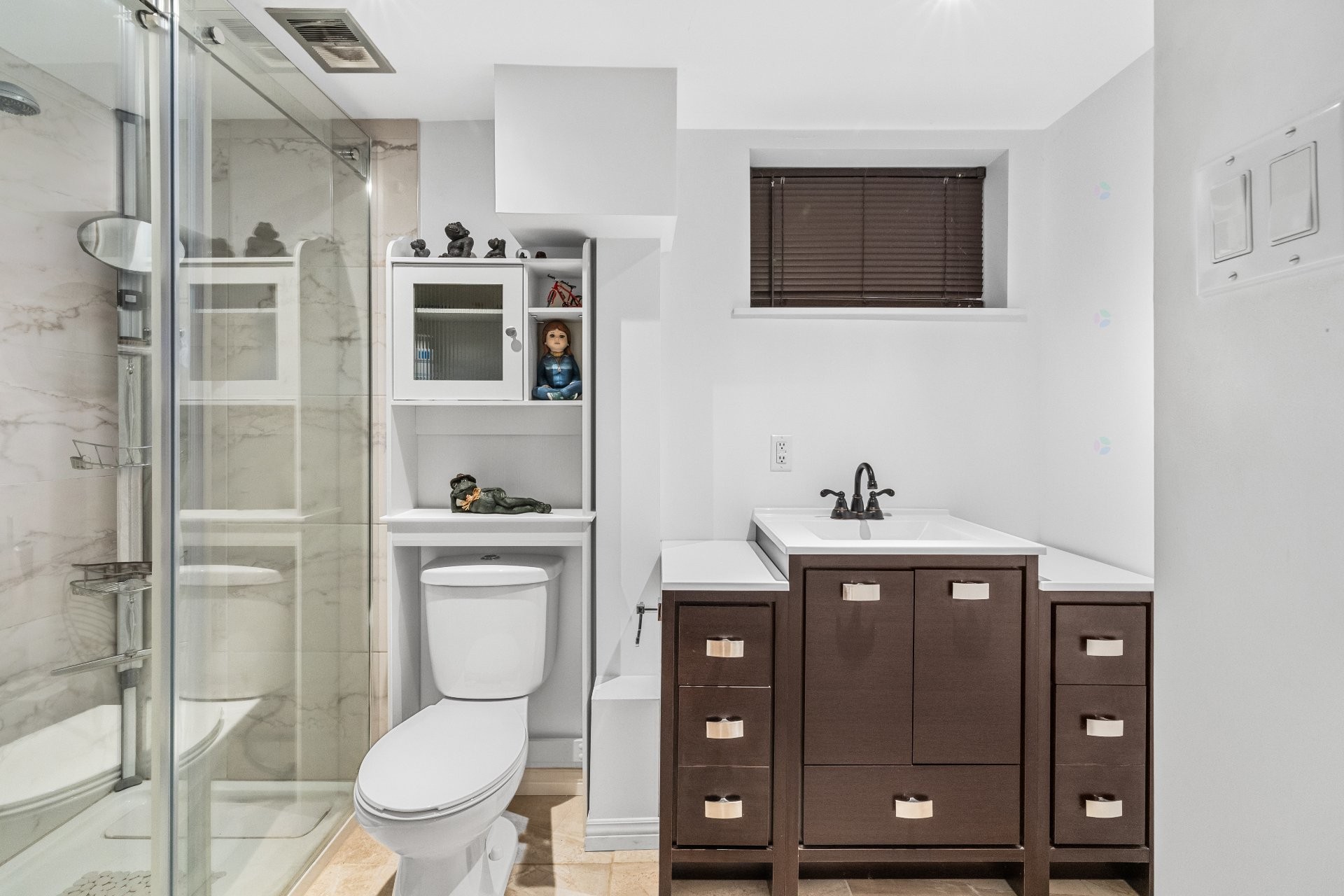 









1520


Rue Verchères

,
Longueuil (Le Vieux-Longueuil),




QC
J4K2Z7

