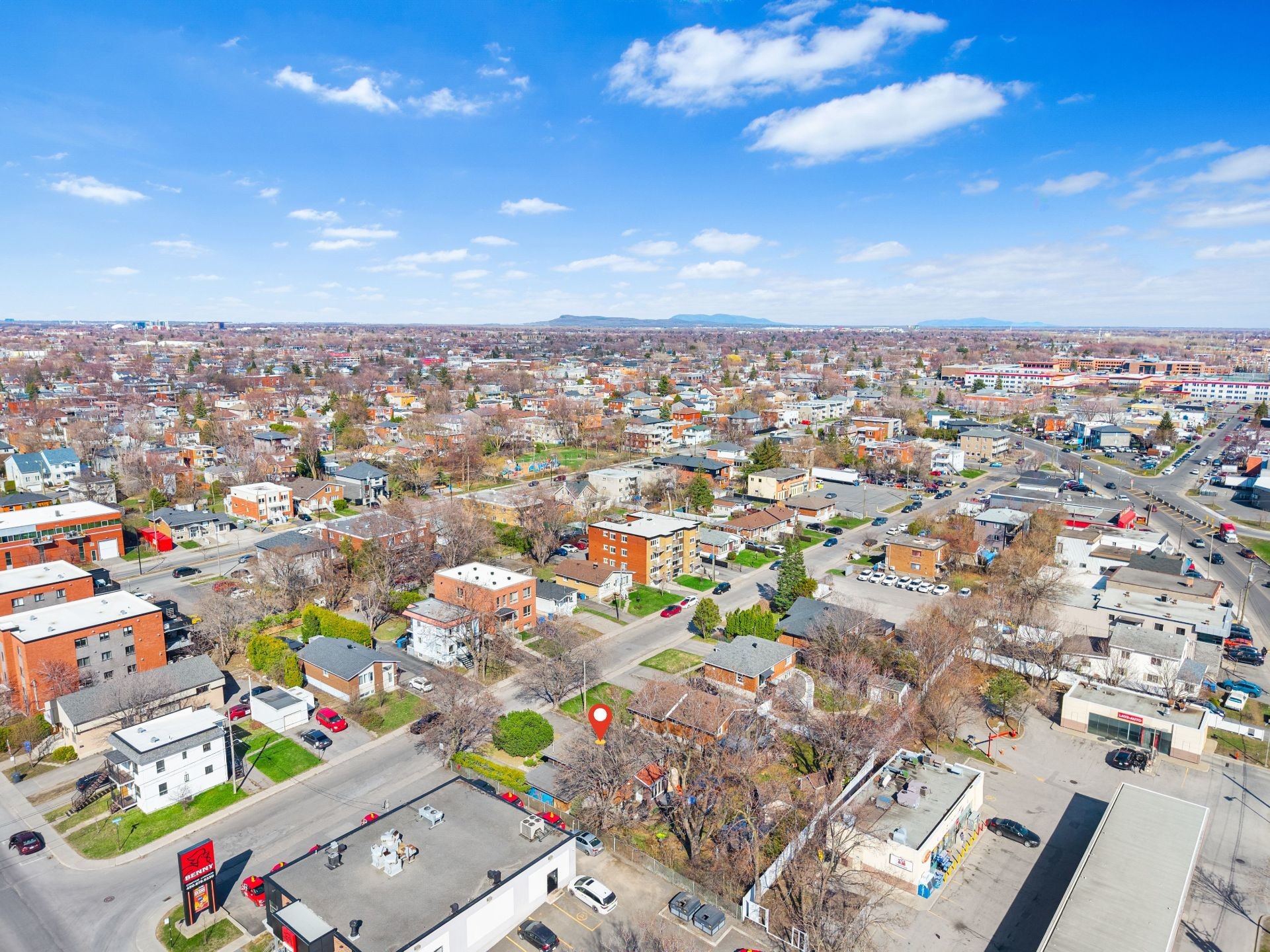 









1520


Rue Verchères

,
Longueuil (Le Vieux-Longueuil),




QC
J4K2Z7

