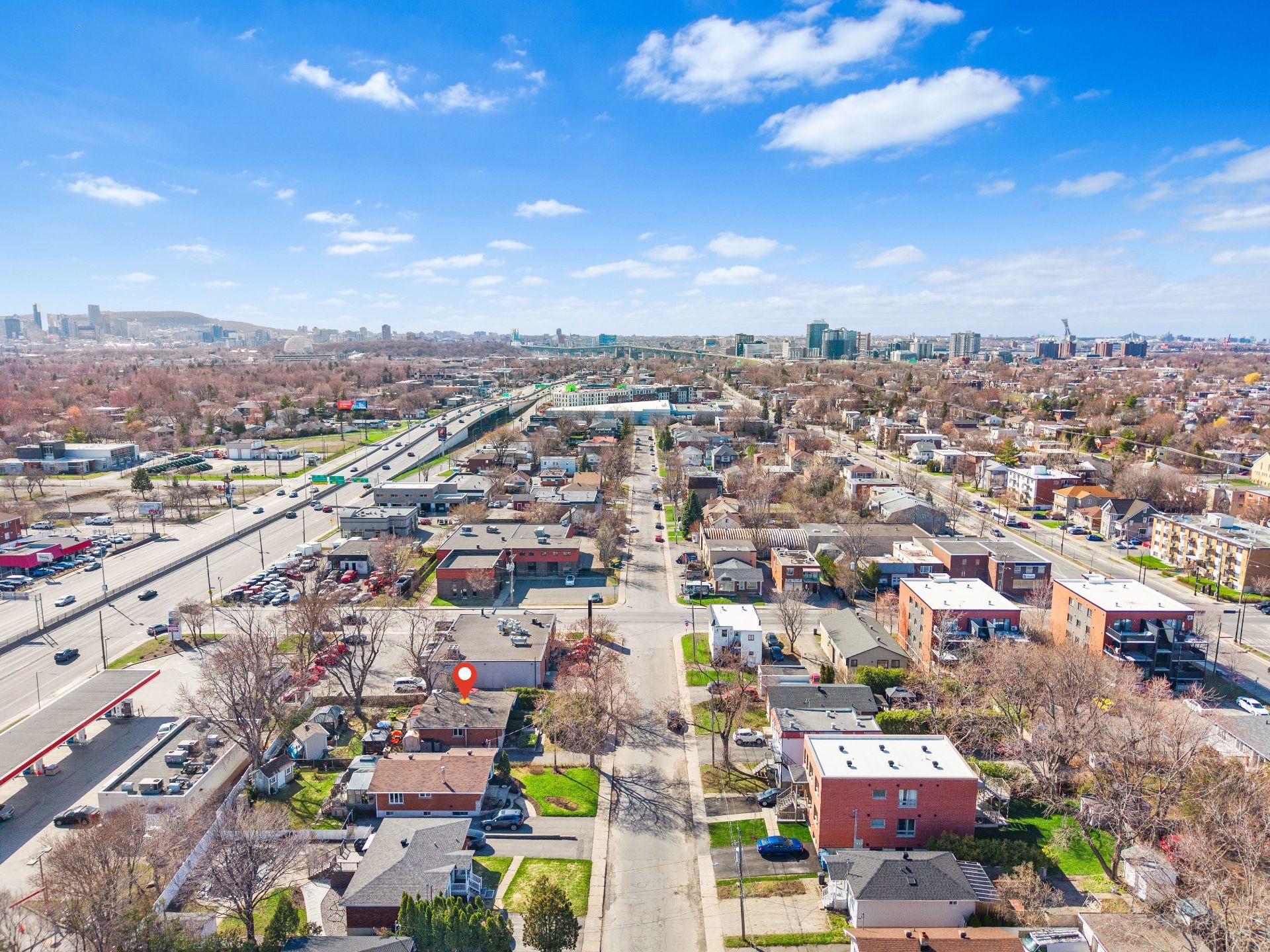 









1520


Rue Verchères

,
Longueuil (Le Vieux-Longueuil),




QC
J4K2Z7

