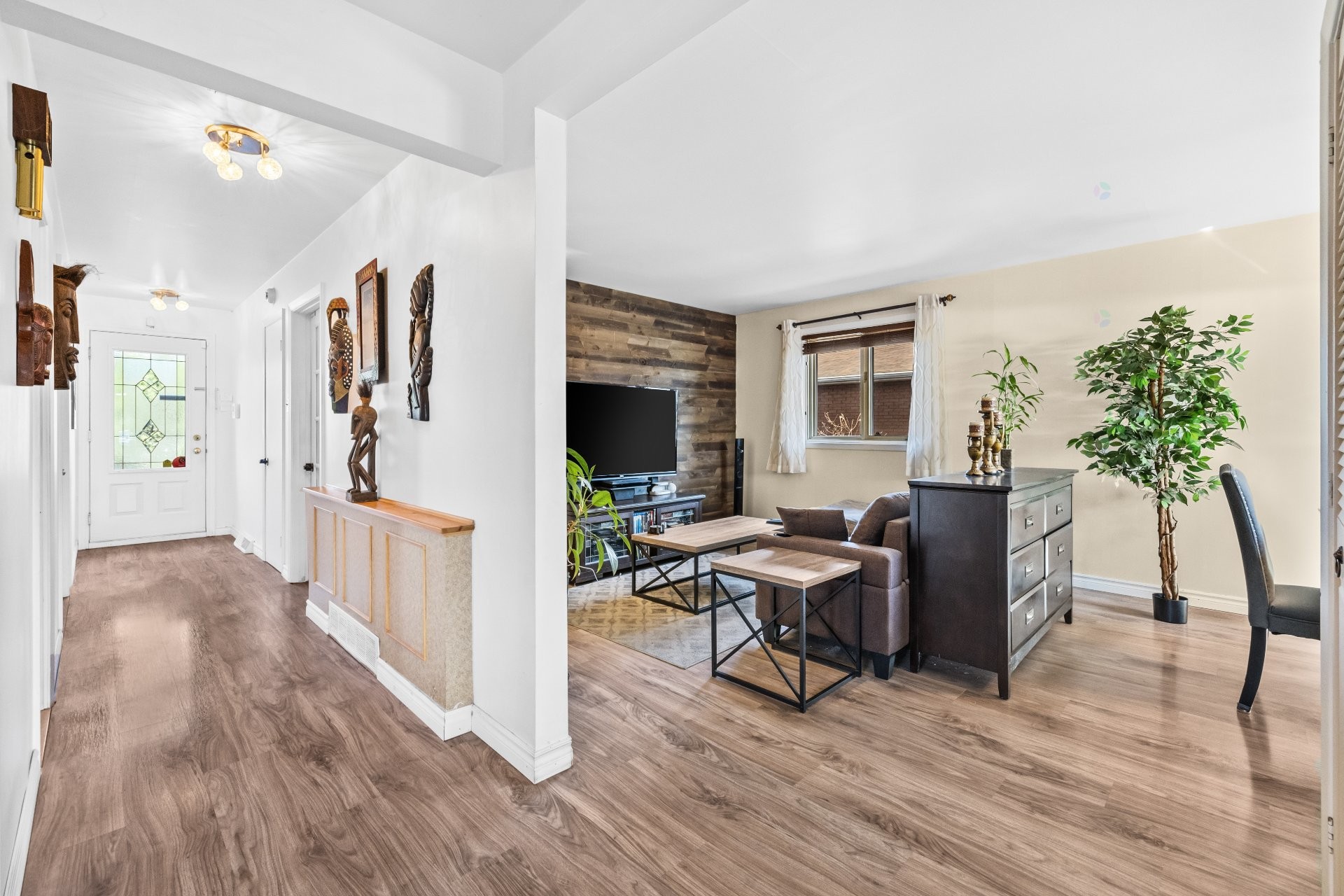 









1520


Rue Verchères

,
Longueuil (Le Vieux-Longueuil),




QC
J4K2Z7

