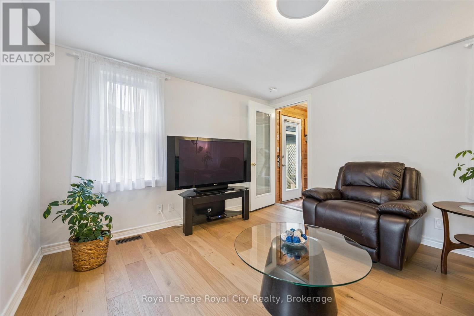 












6548 BEATTY LINE N

,
Centre Wellington (Fergus),




Ontario
N1M2W3

