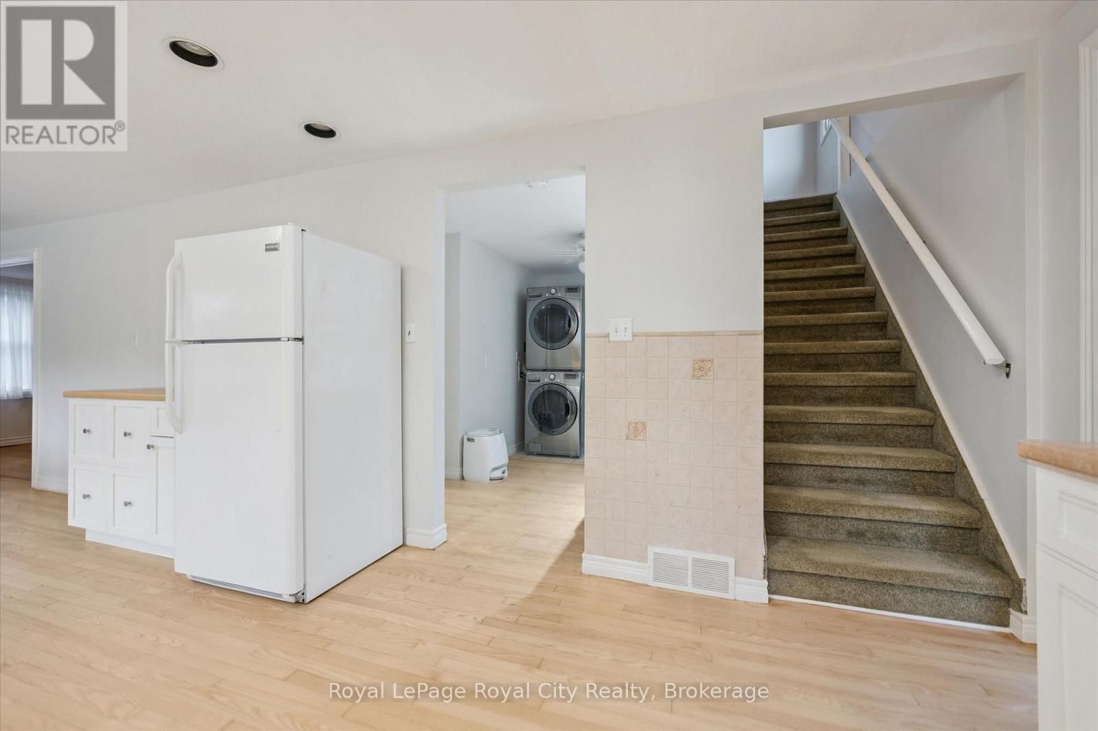 












6548 BEATTY LINE N

,
Centre Wellington (Fergus),




Ontario
N1M2W3

