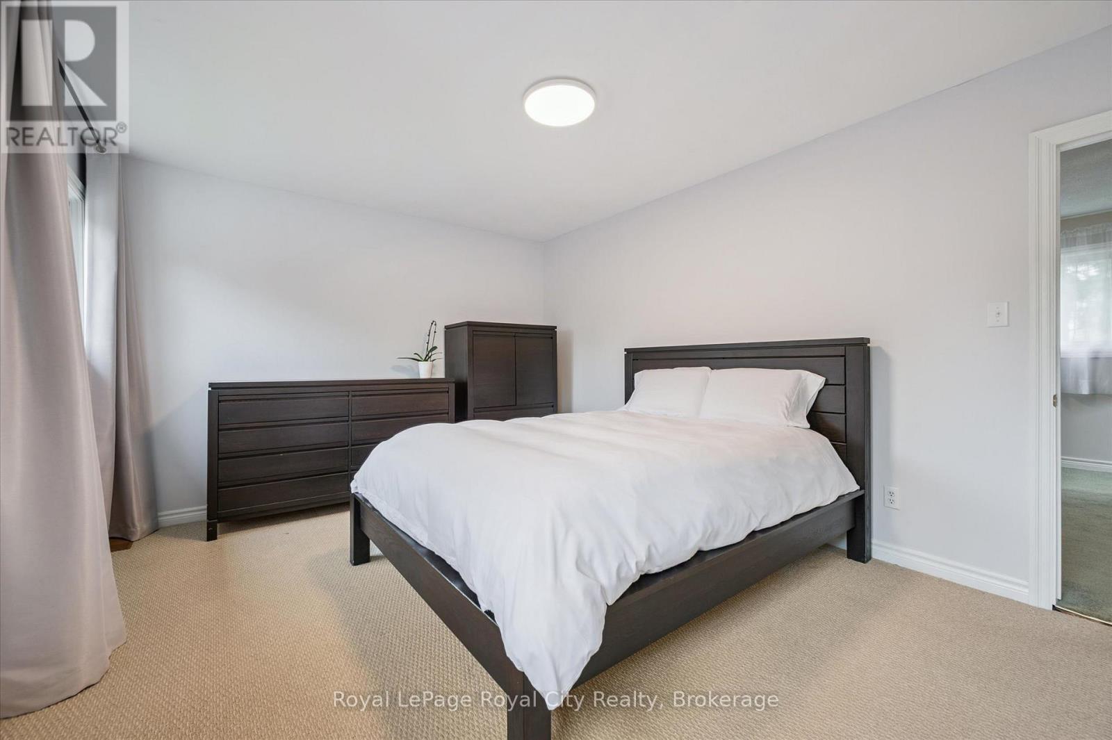 












6548 BEATTY LINE N

,
Centre Wellington (Fergus),




Ontario
N1M2W3

