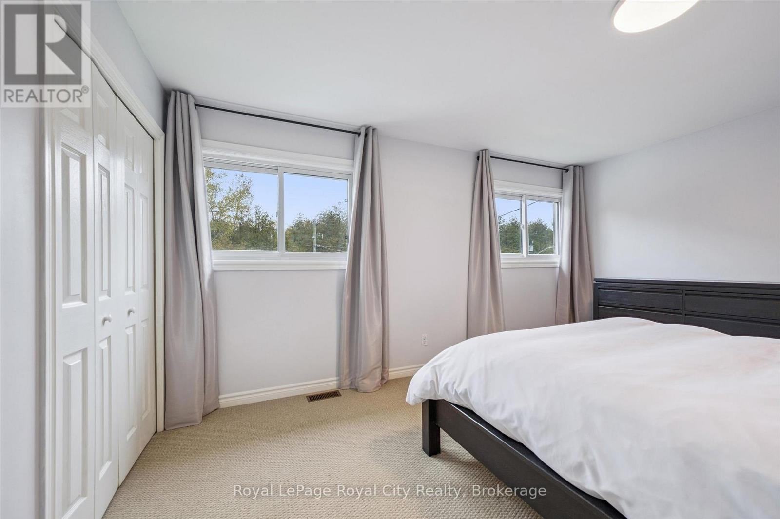 












6548 BEATTY LINE N

,
Centre Wellington (Fergus),




Ontario
N1M2W3

