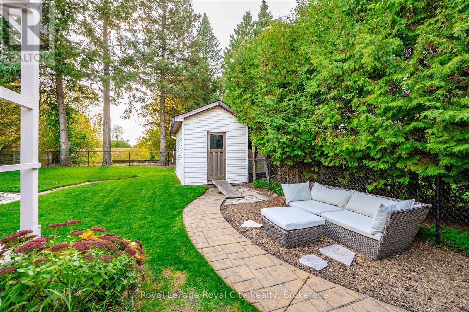 












6548 BEATTY LINE N

,
Centre Wellington (Fergus),




Ontario
N1M2W3

