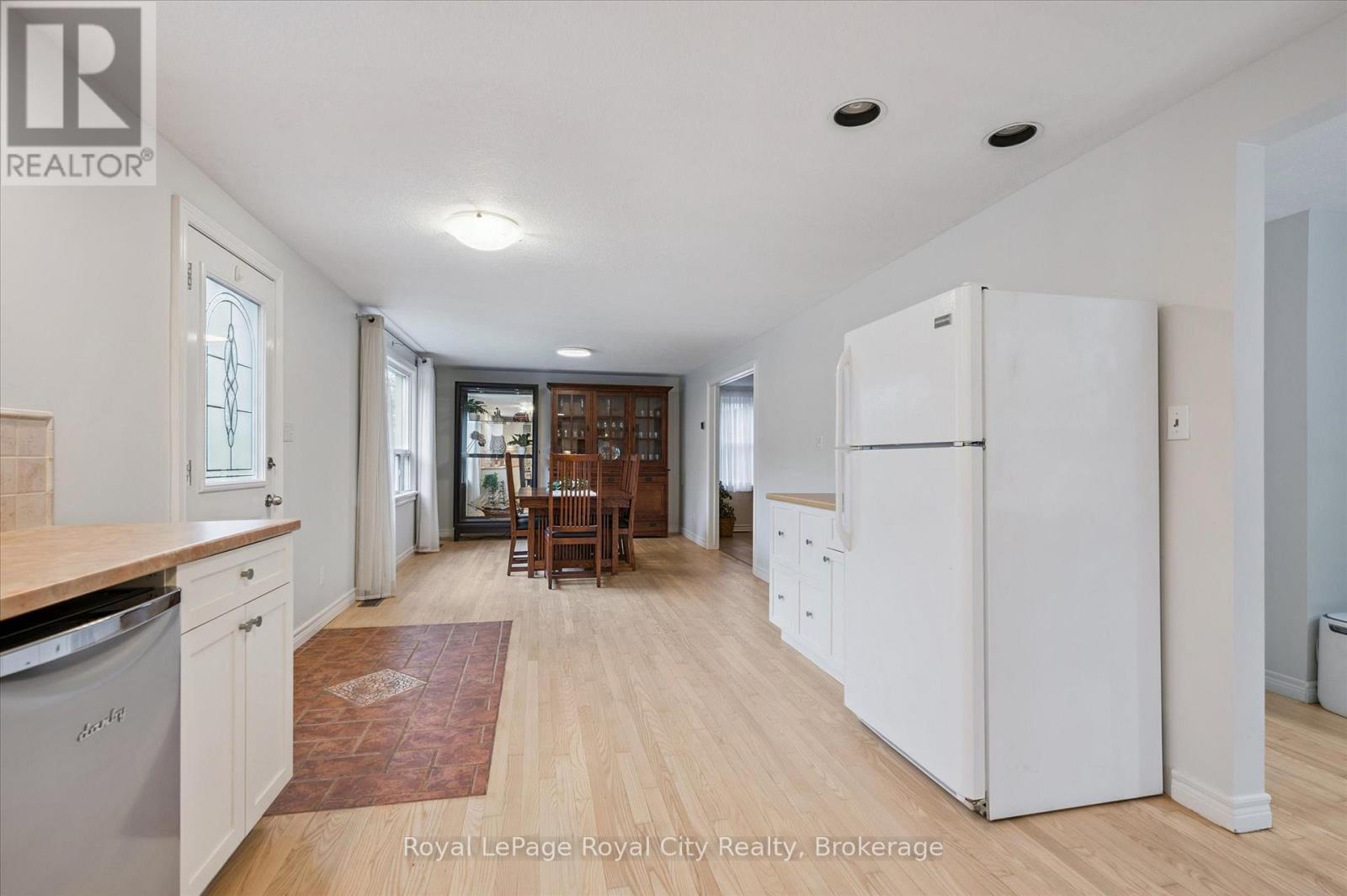 












6548 BEATTY LINE N

,
Centre Wellington (Fergus),




Ontario
N1M2W3

