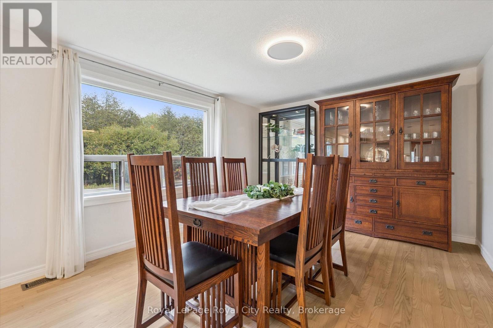 












6548 BEATTY LINE N

,
Centre Wellington (Fergus),




Ontario
N1M2W3

