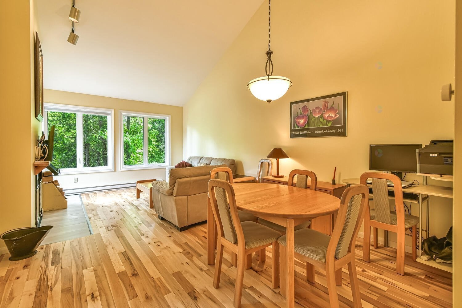 









1009

 - 1010


Crois. des Soleils

,
Mont-Tremblant,




QC
J8E1X6

